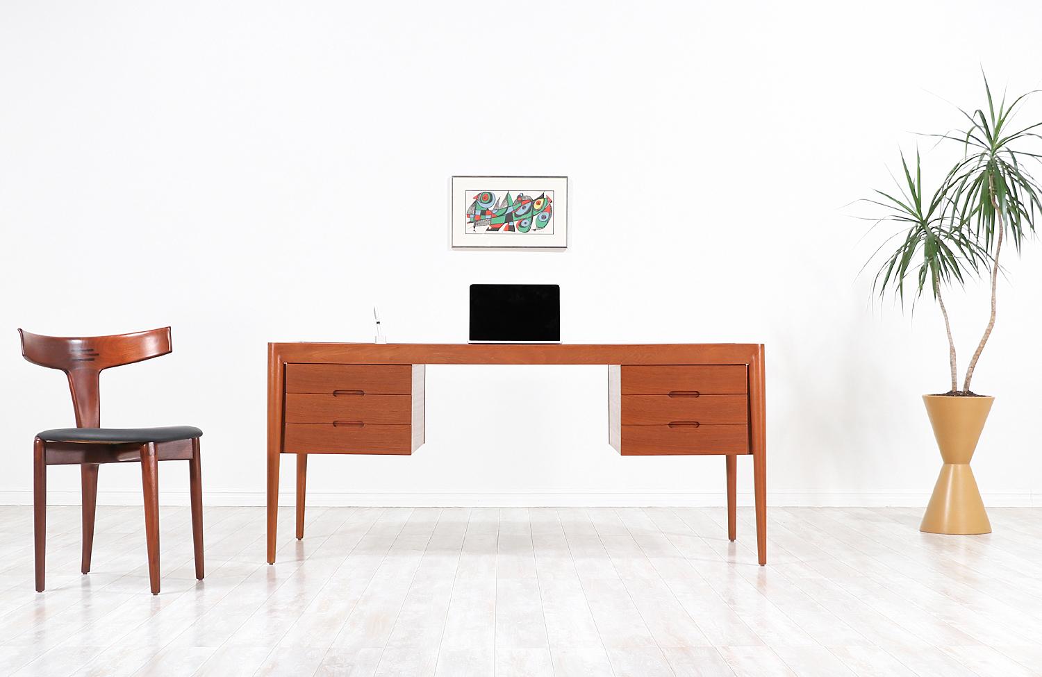 Danish Erik Riisager Hansen Executive Teak Desk for Haslev Møbelsnedkeri