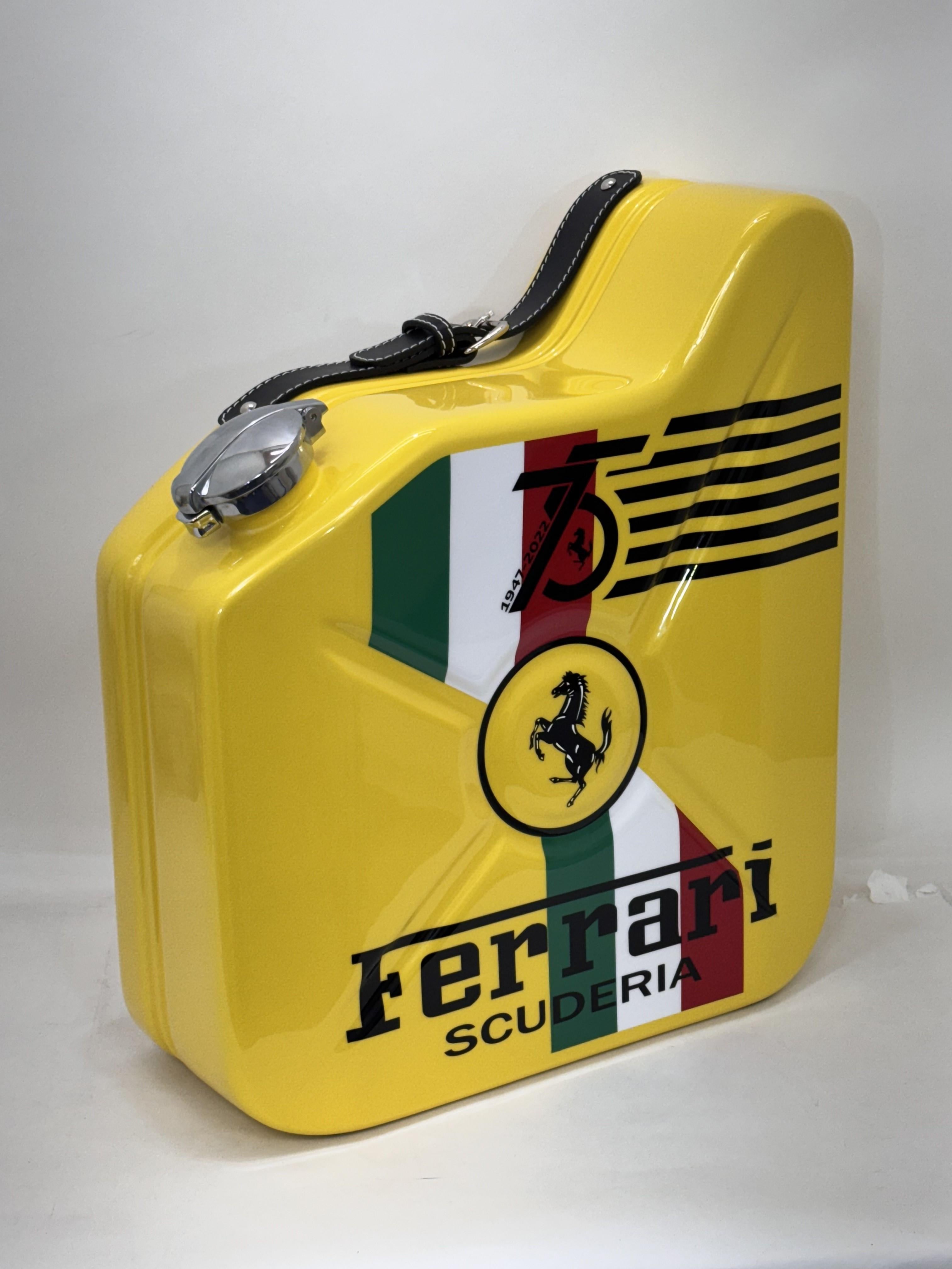 Ferrari Jerrycan - Sculpture de Erik Salin