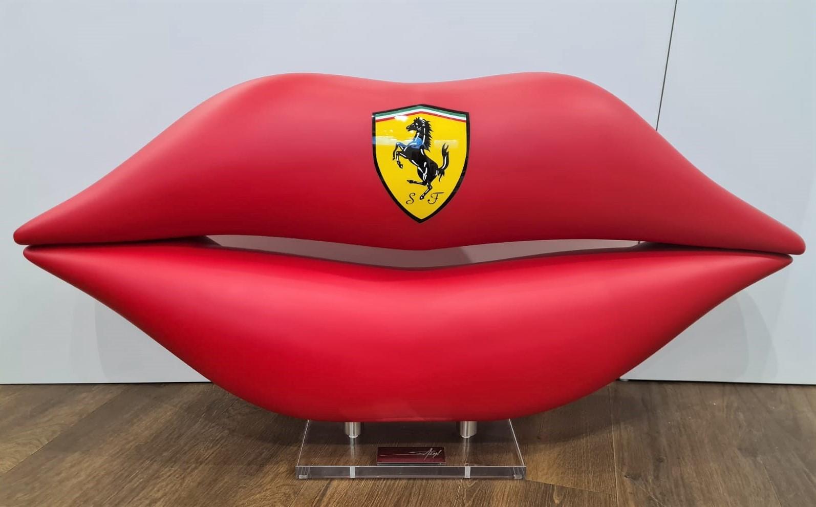 Erik Salin Abstract Sculpture - Ferrari Lips