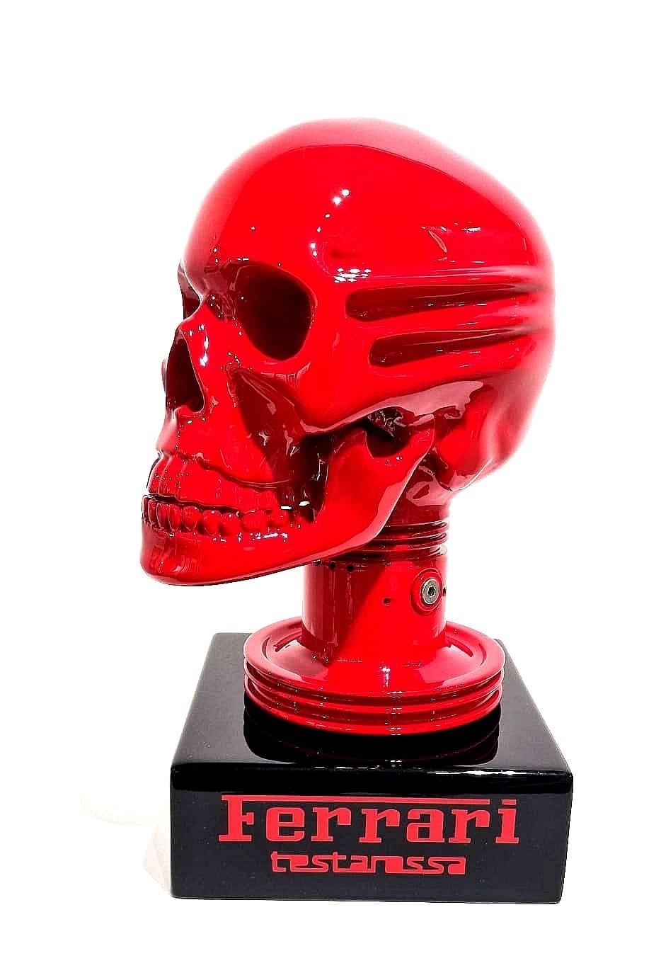 Ferrari Testarossa Schädel Totenkopf – Sculpture von Erik Salin