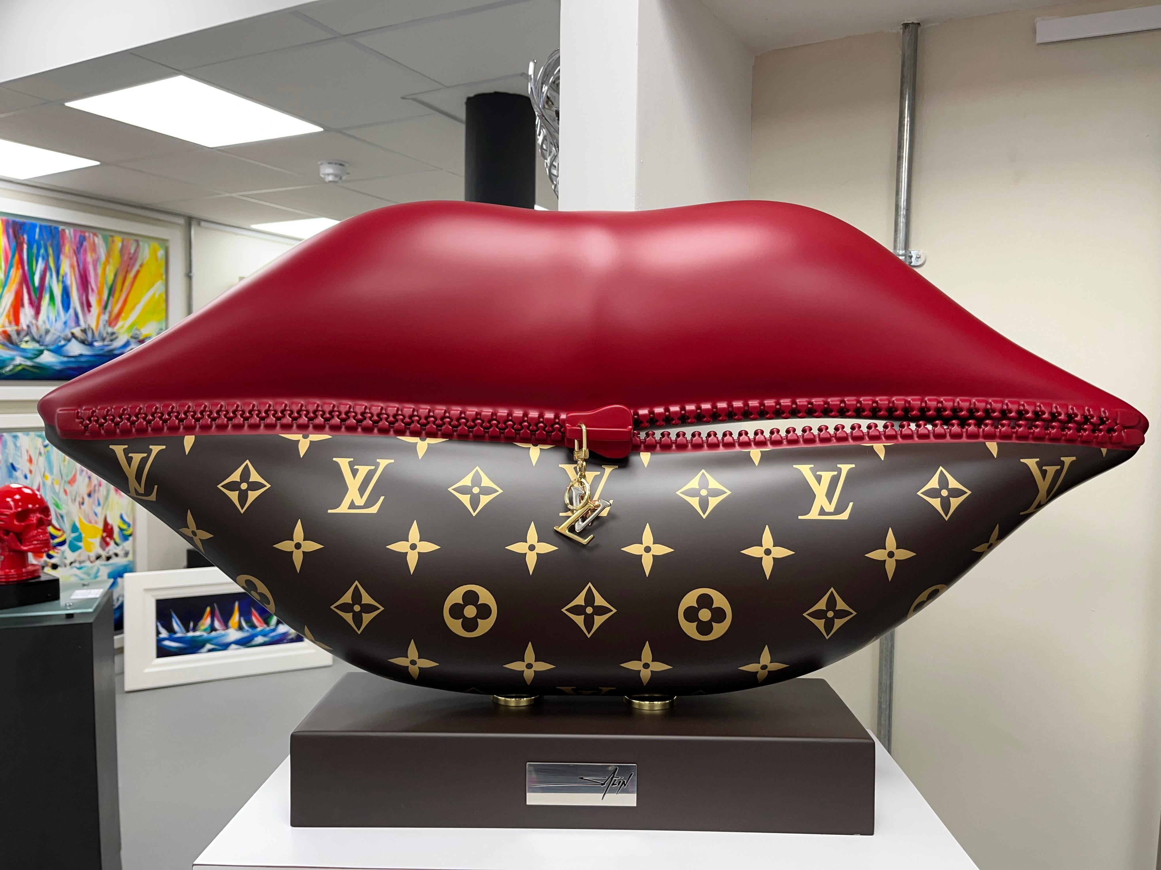 Louis Vuitton Lips - Sculpture by Erik Salin