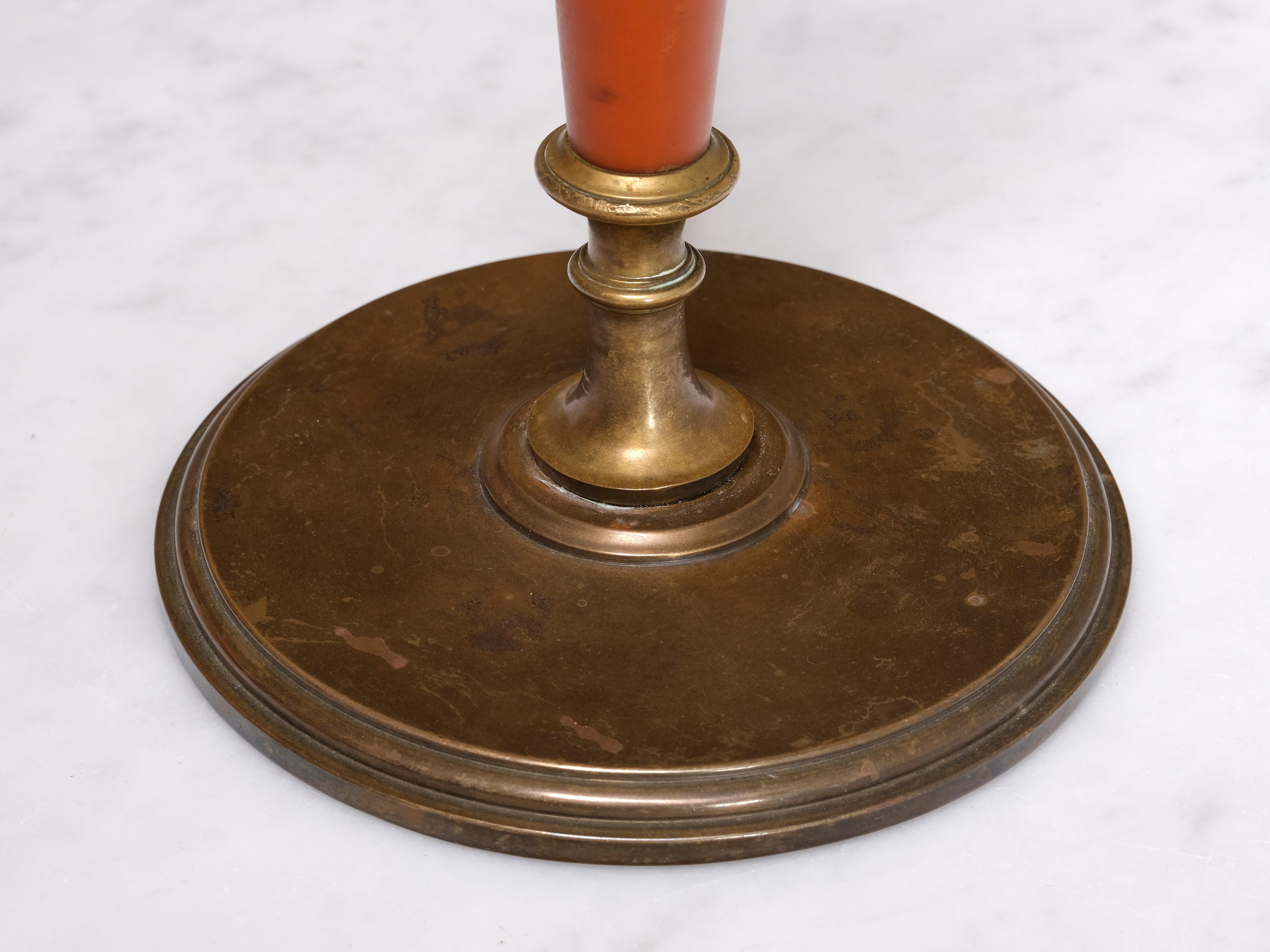 Lampe de table en laiton d'Erik Tidstrand, abat-jour en lin, Nordiska Kompaniet, Suède, 1927 en vente 3