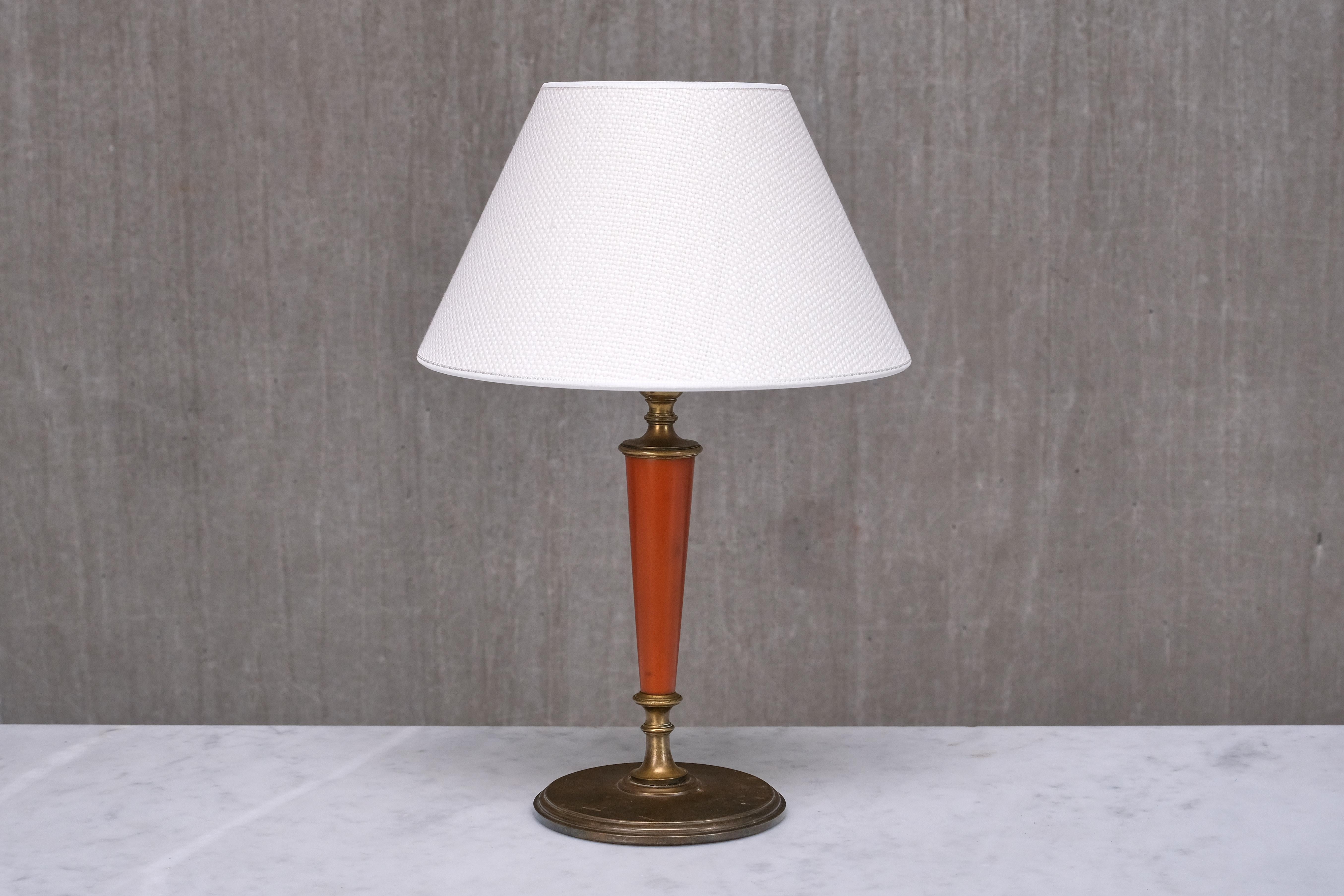 Lampe de table en laiton d'Erik Tidstrand, abat-jour en lin, Nordiska Kompaniet, Suède, 1927 en vente 4