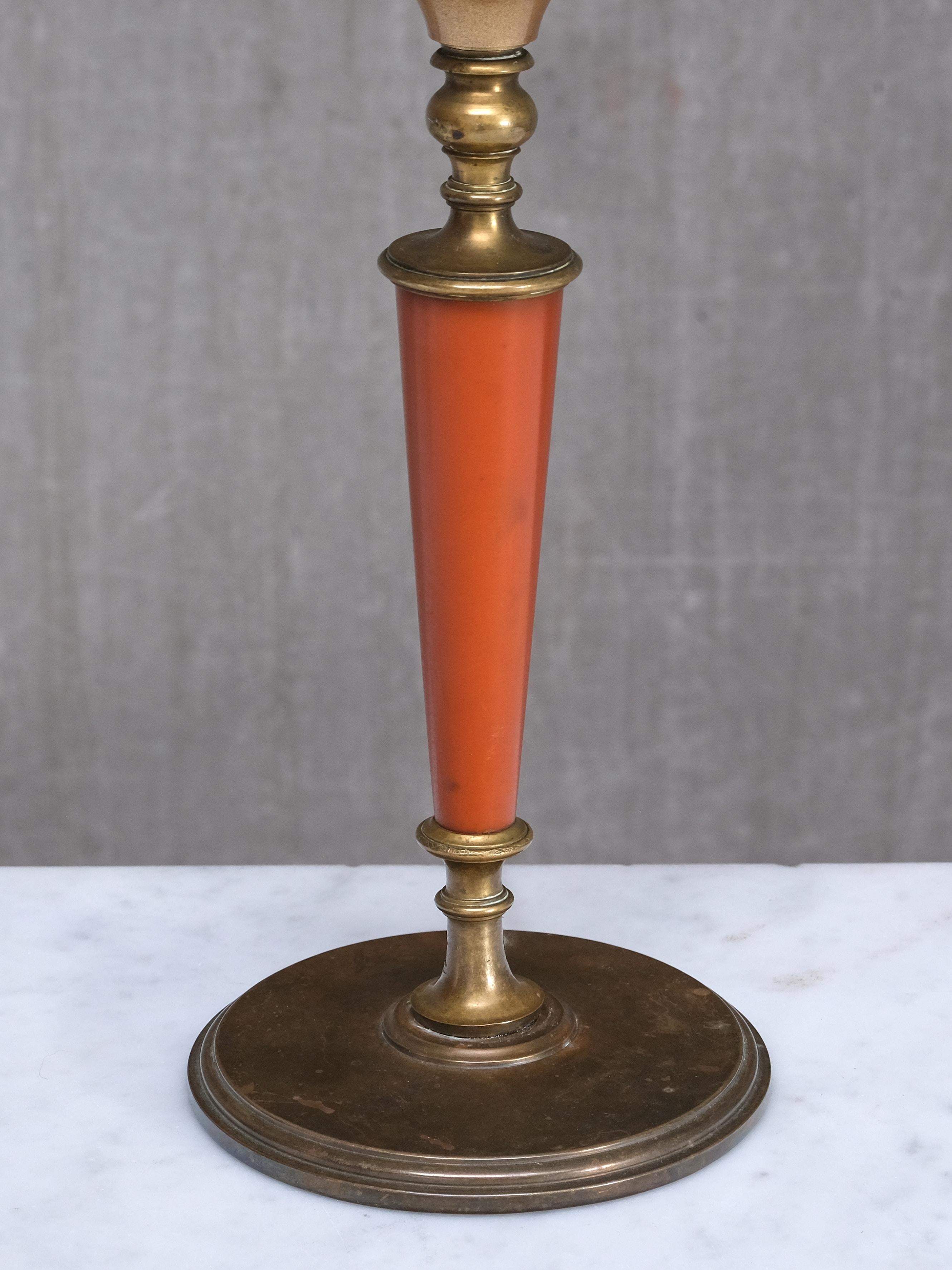 Lampe de table en laiton d'Erik Tidstrand, abat-jour en lin, Nordiska Kompaniet, Suède, 1927 en vente 2