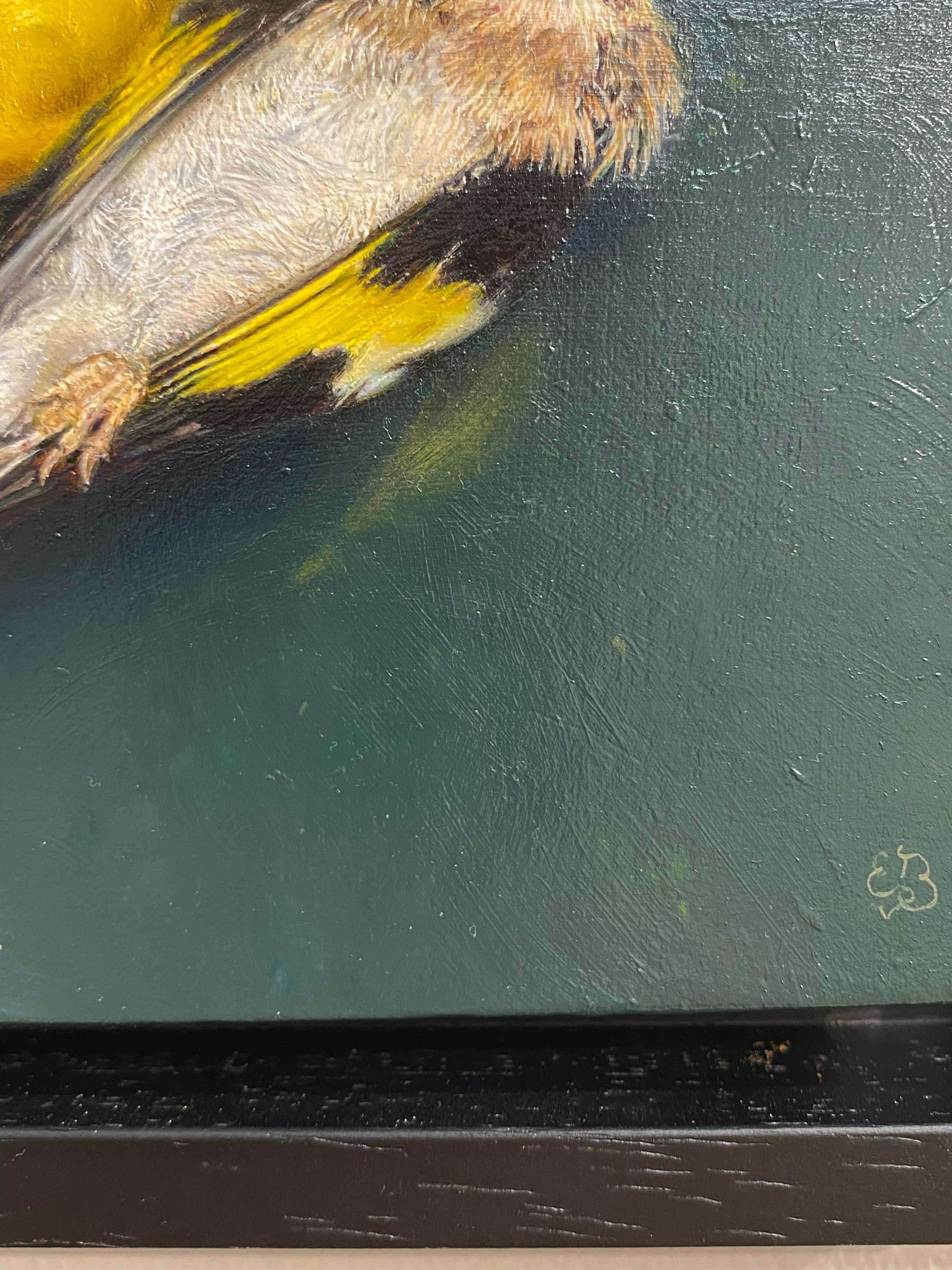 Erschöpft - 21. Jahrhundert Zeitgenössisches realistisches Stilleben eines Vogels im Angebot 2