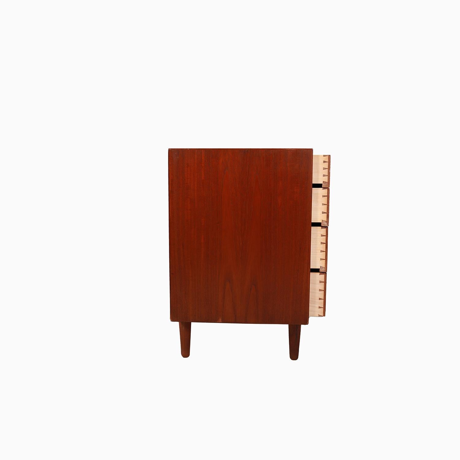 Erik Worts Teak Occasional Chest In Good Condition For Sale In Minneapolis, MN