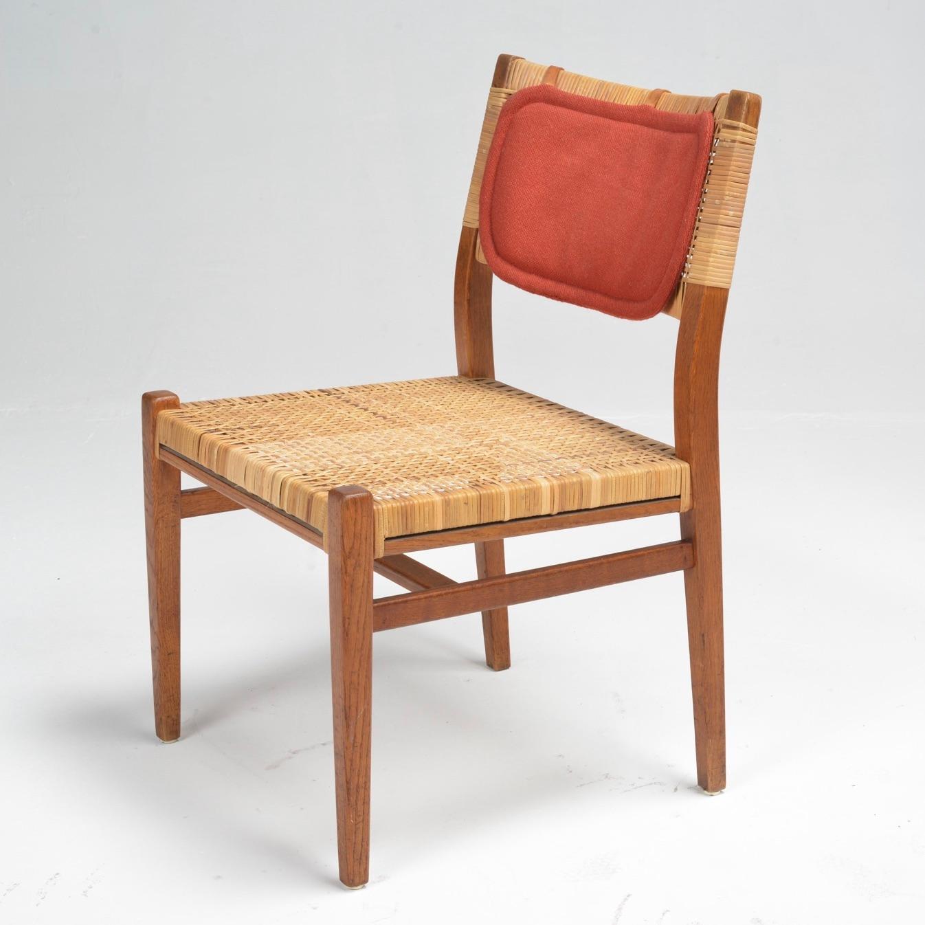 Tappezzeria Sedie Erik Wortz con sedile e schienale in canna intrecciata - Quattro disponibili in vendita