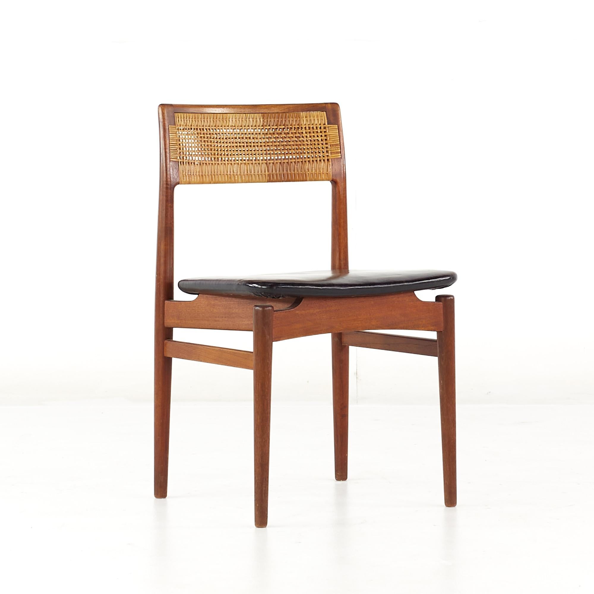 Erik Wørts Mid Century Danish Teak and Cane Dining Chairs - Set of 6 In Good Condition For Sale In Countryside, IL