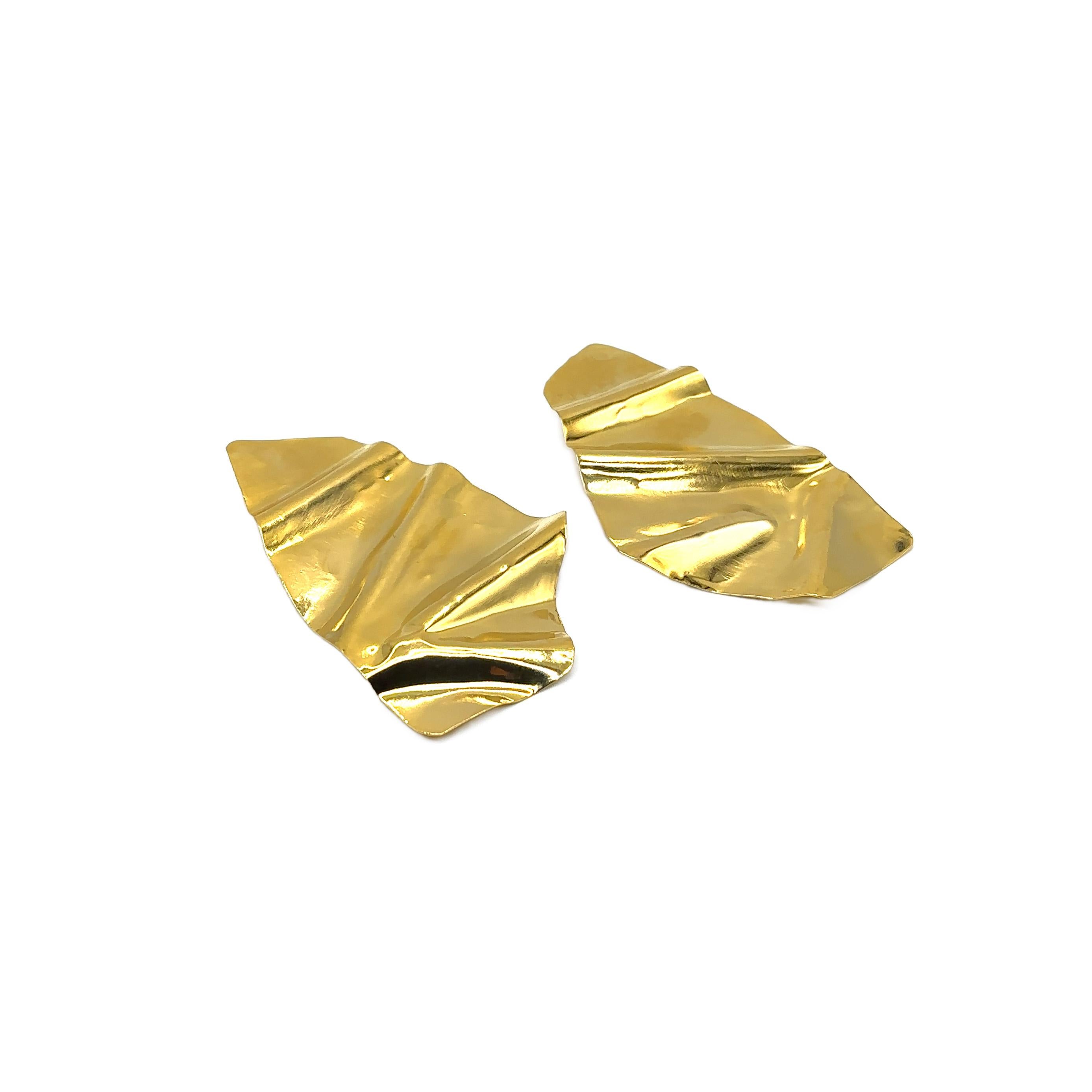 From refined, timeless shapes to modern characters with edge meet CONSTANZA - handcrafted and shape may vary slightly making pieces one of a kind Material 14K Gold Plated
