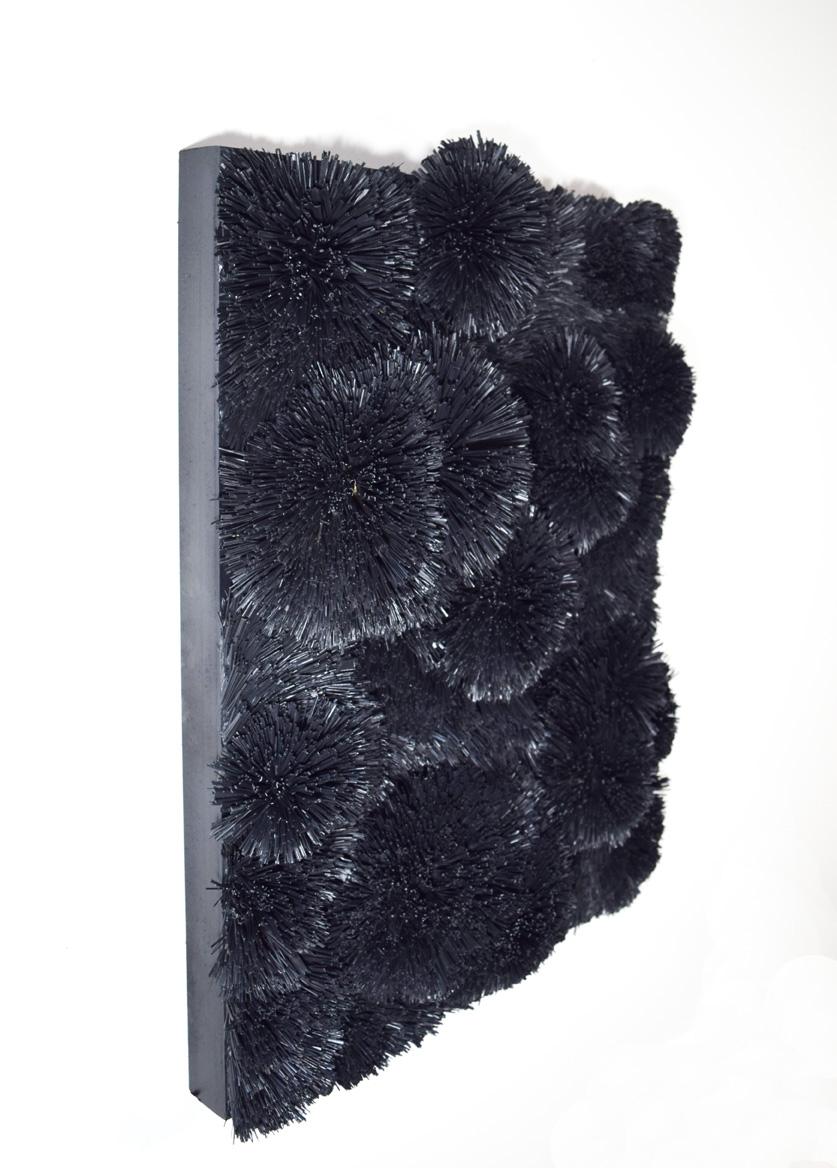Black Organic - scultura murale astratta contemporanea 3D di colore nero - Abstract Sculpture Nero di Erin Vincent