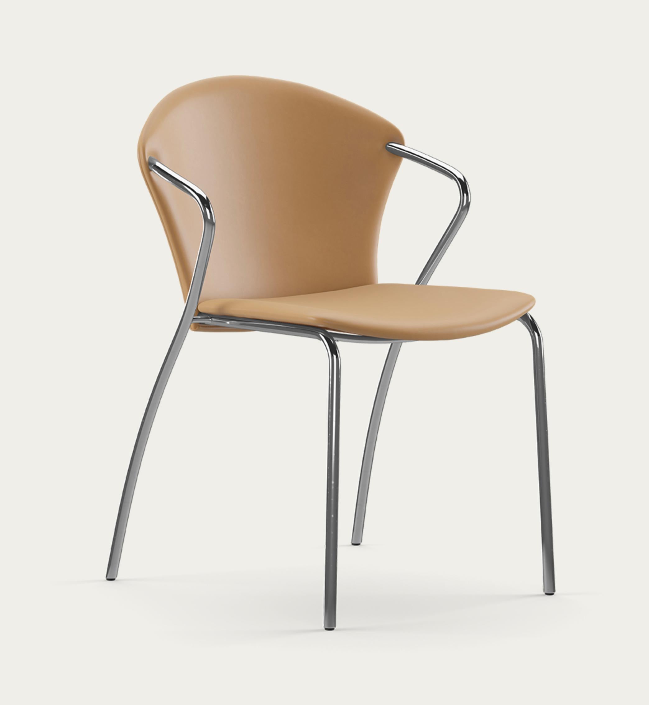 Sedia Erla Solveig Oskarsdóttir Bessi Struttura: Cromo, Rivestimento: Sabbia For One Collection'S 

Disegnata nel 2000 da Erla Sólveig Óskarsdóttir, la sedia Bessie presenta un equilibrio tra semplicità del design e funzionalità pratica. Grazie alla
