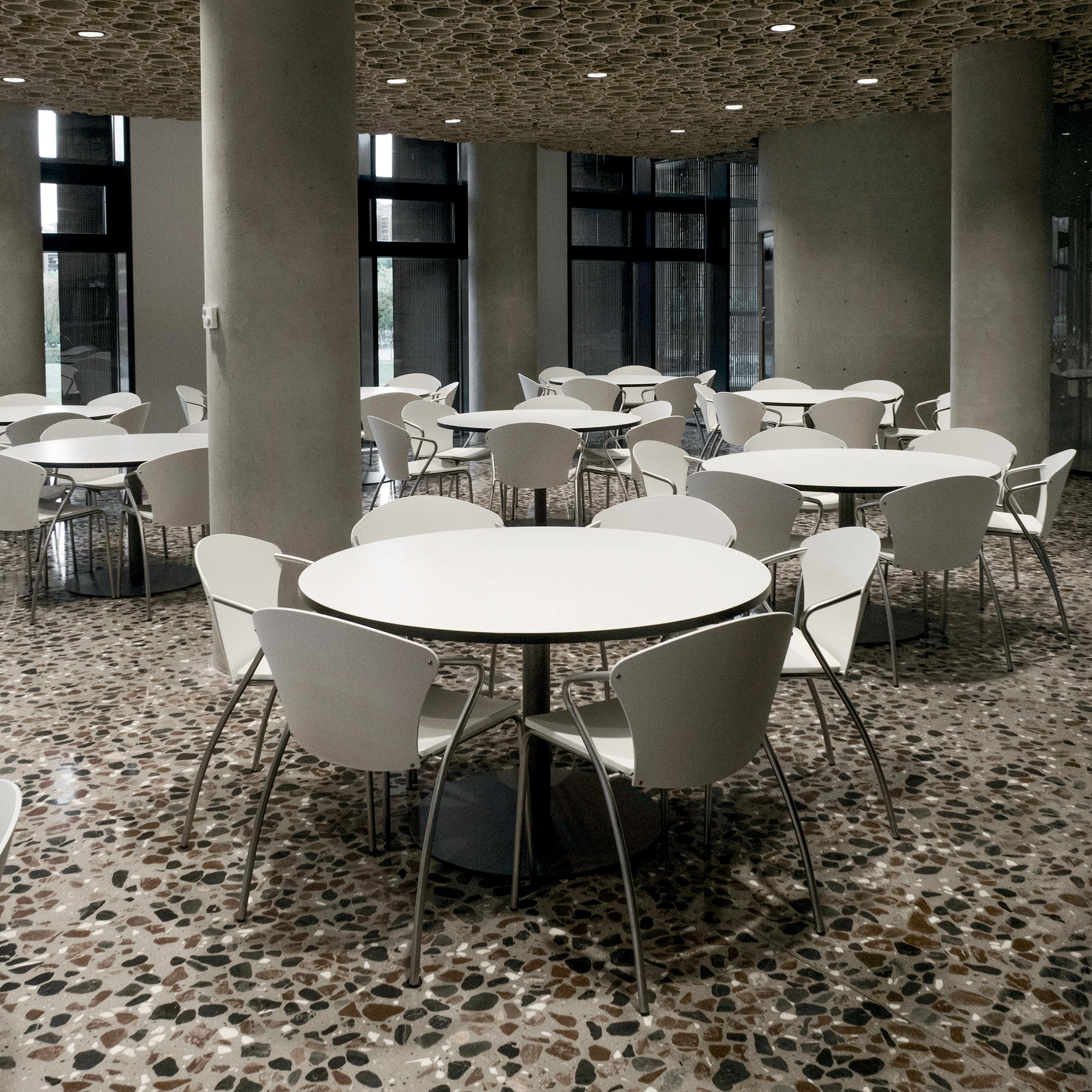 Erla Sólveig Óskarsdóttir, EO 5400 White Stackable Bessi Chair by One Collection In New Condition For Sale In Barcelona, Barcelona