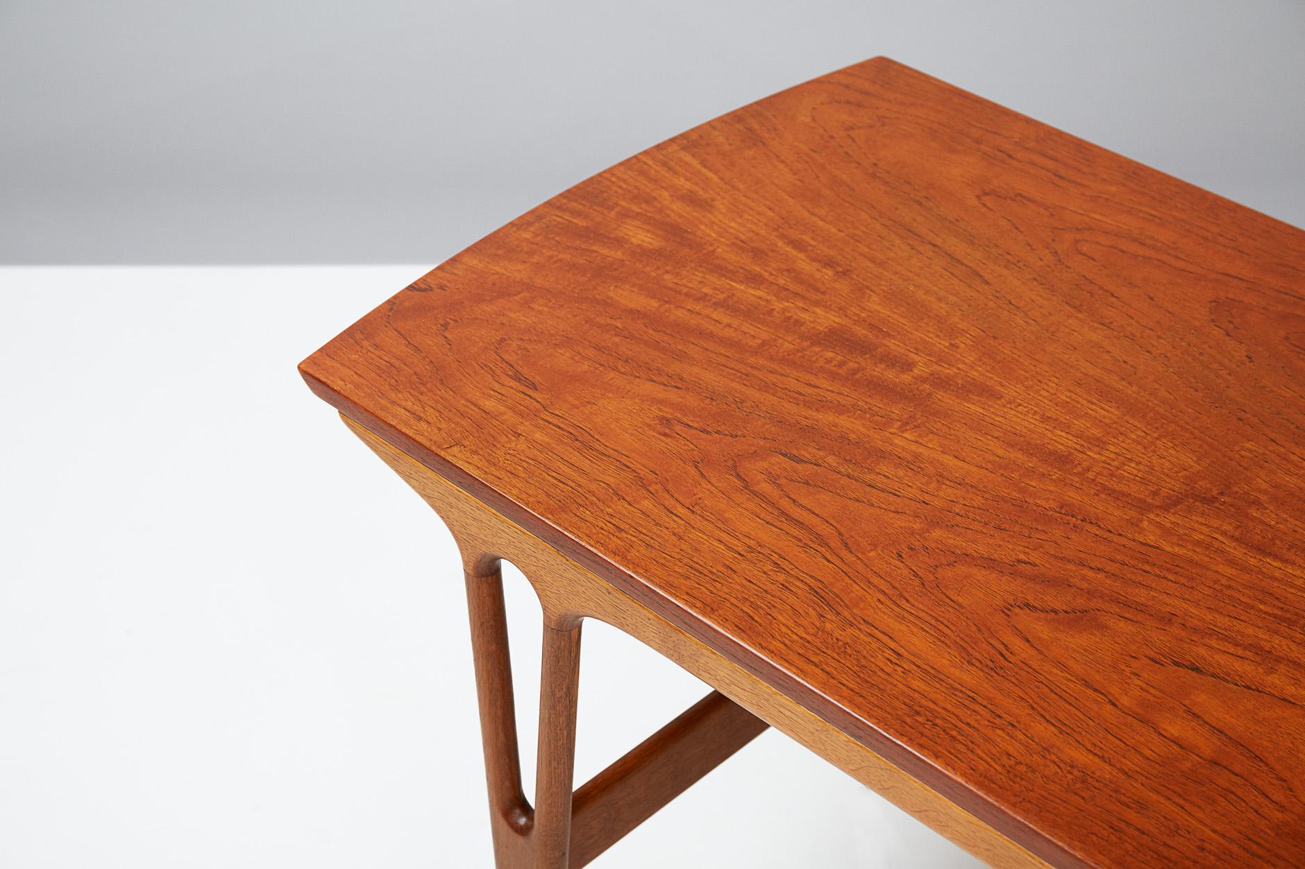 Erling Torvits Table, Teak and Oak In Excellent Condition For Sale In London, GB