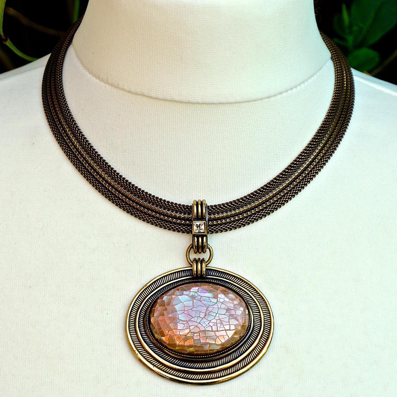 Fabulous Ermani Bulatti antiqued gold plated mesh necklace and pendant, featuring pink mother-of-pearl and a square crystal set in a lovely oval design. The necklace is length 39.5cm / 15.5 inches plus an extension of 20cm / 4 inches, by width