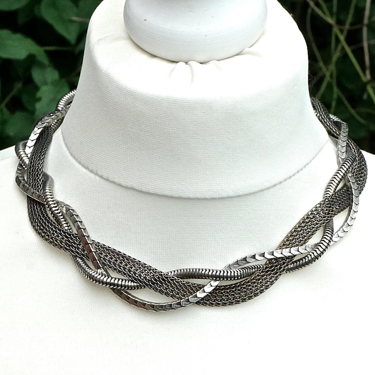 Ermani Bulatti Antiqued Silver Tone Triple Chain Necklace circa 1980s In Good Condition For Sale In London, GB