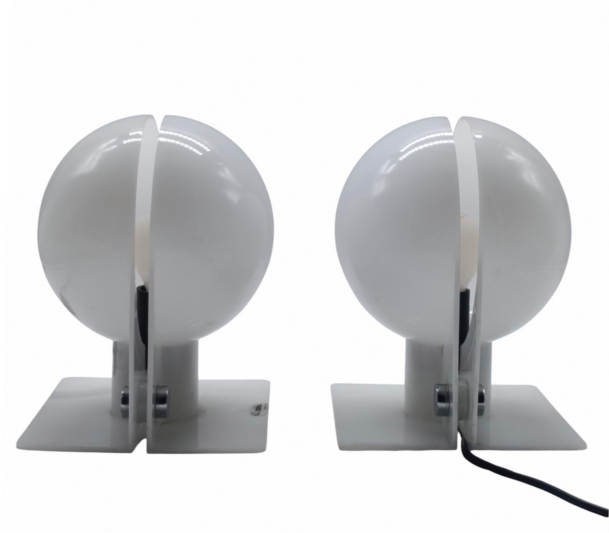 Pareja de lámparas de sobremesa 'Sirio' de Ermanno Lampa y Sergio Brazzoli para Guzzini Italian en venta