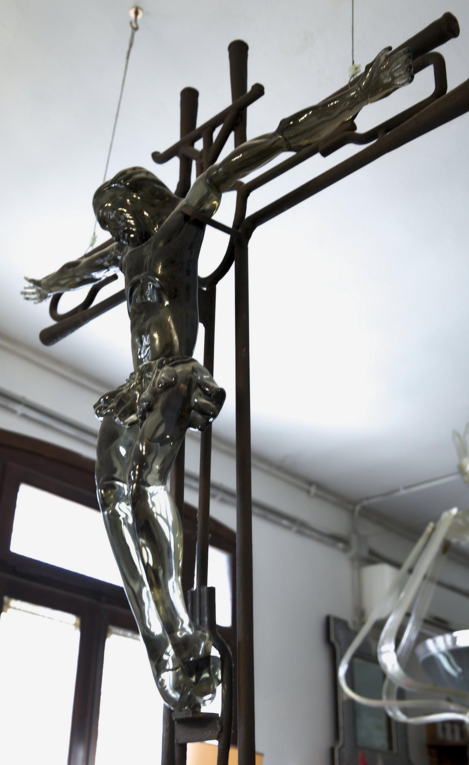 Ermanno Nason Christ of the Glassblowers Murano Glass and Iron Pipes du début des années 1970 en vente 4
