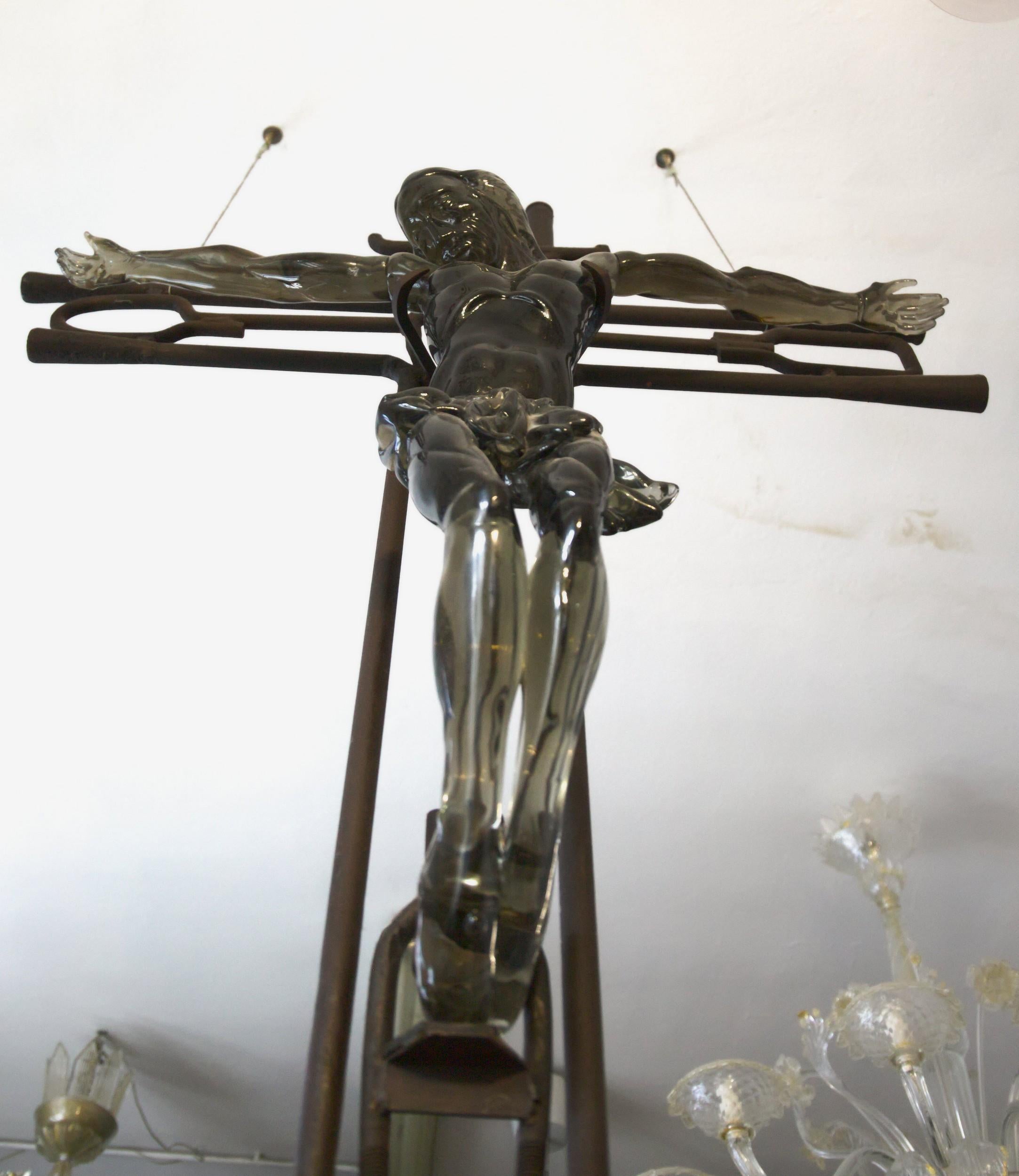 Ermanno Nason Christ of the Glassblowers Murano Glass and Iron Pipes du début des années 1970 en vente 2