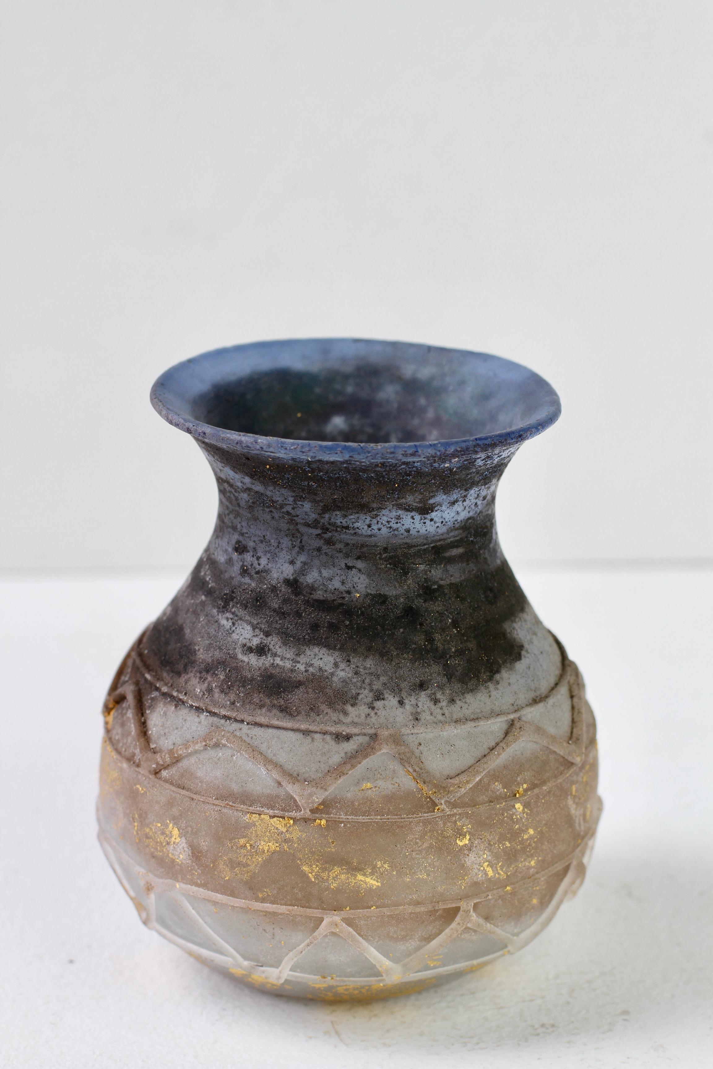 Mid-Century Modern Ermanno Nason for Cenedese Gold & Blue 'Scavo con Greche' Murano Glass Vase en vente