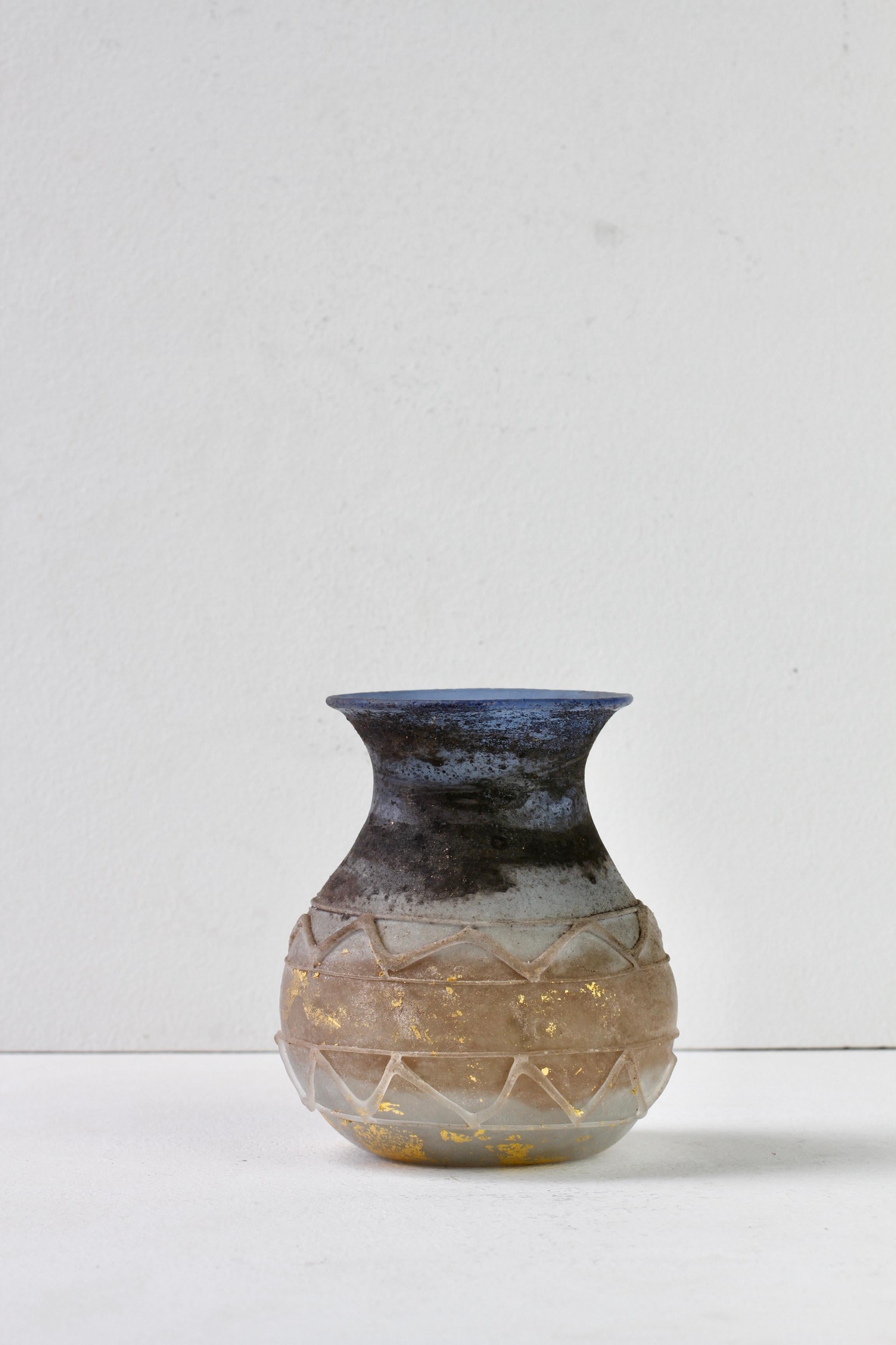 Ermanno Nason for Cenedese Gold & Blue 'Scavo con Greche' Murano Glass Vase en vente 2