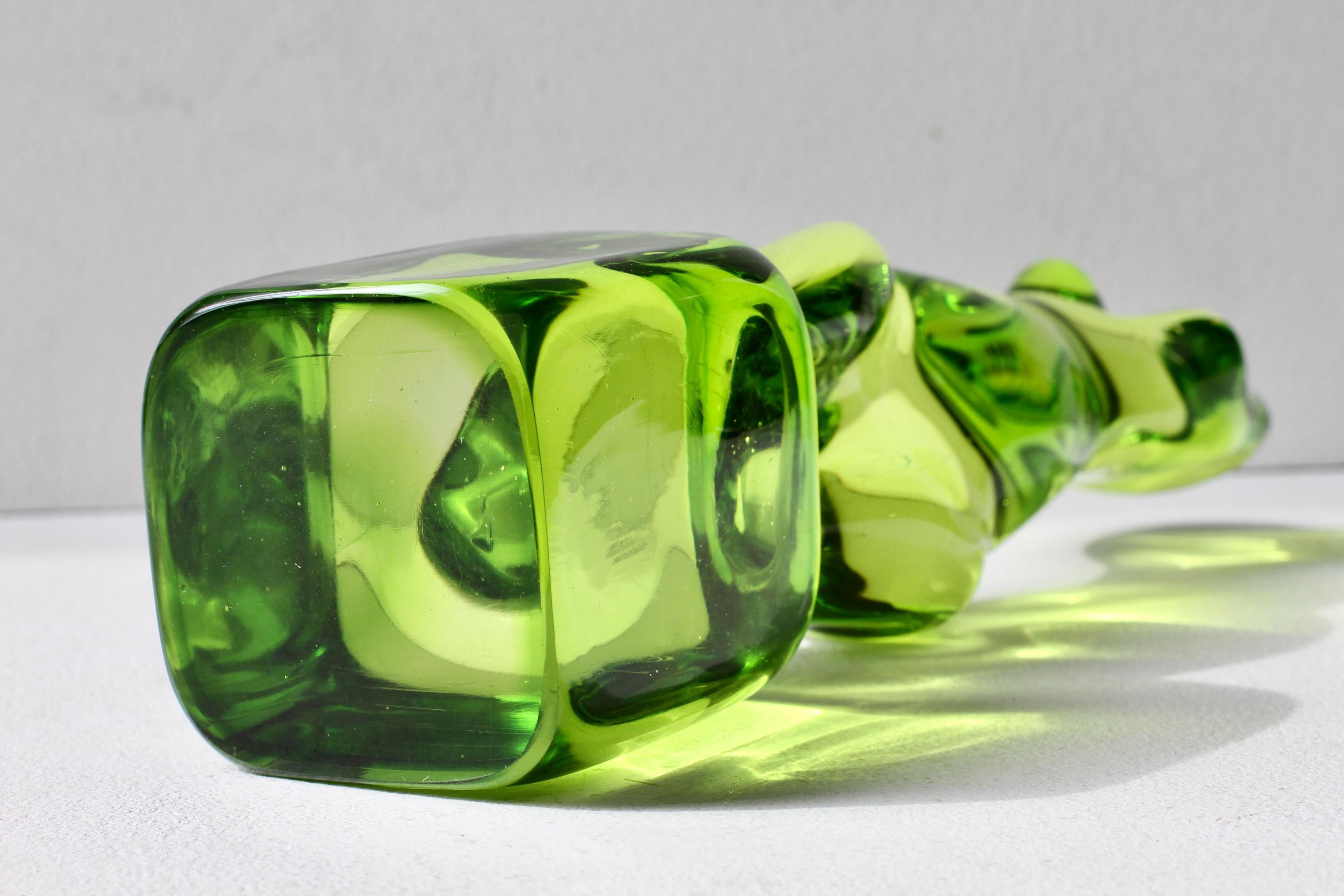Ermanno Nason para Cenedese Escultura femenina desnuda verde de cristal de Murano italiano en venta 12