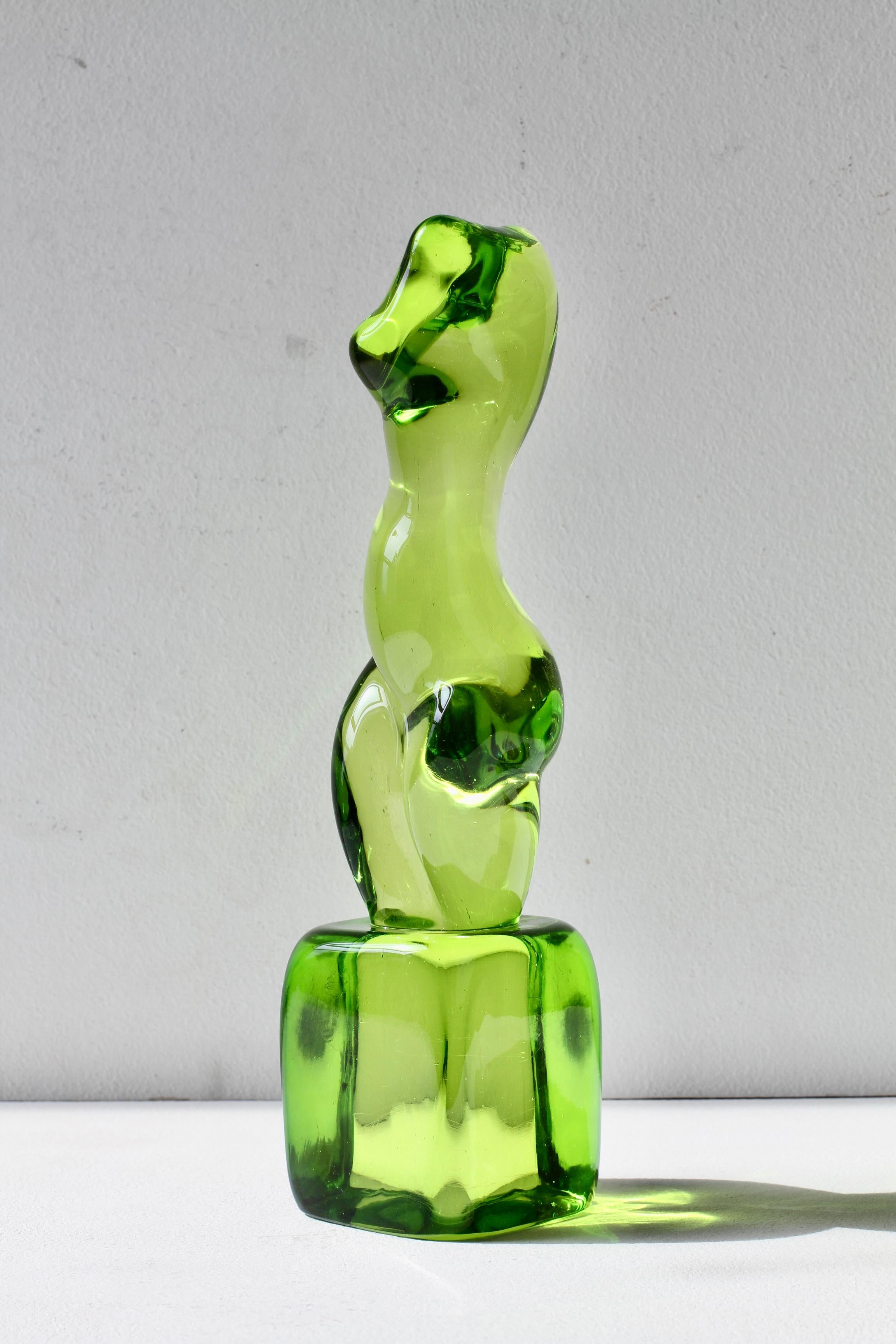 Ermanno Nason para Cenedese Escultura femenina desnuda verde de cristal de Murano italiano Vidrio soplado en venta