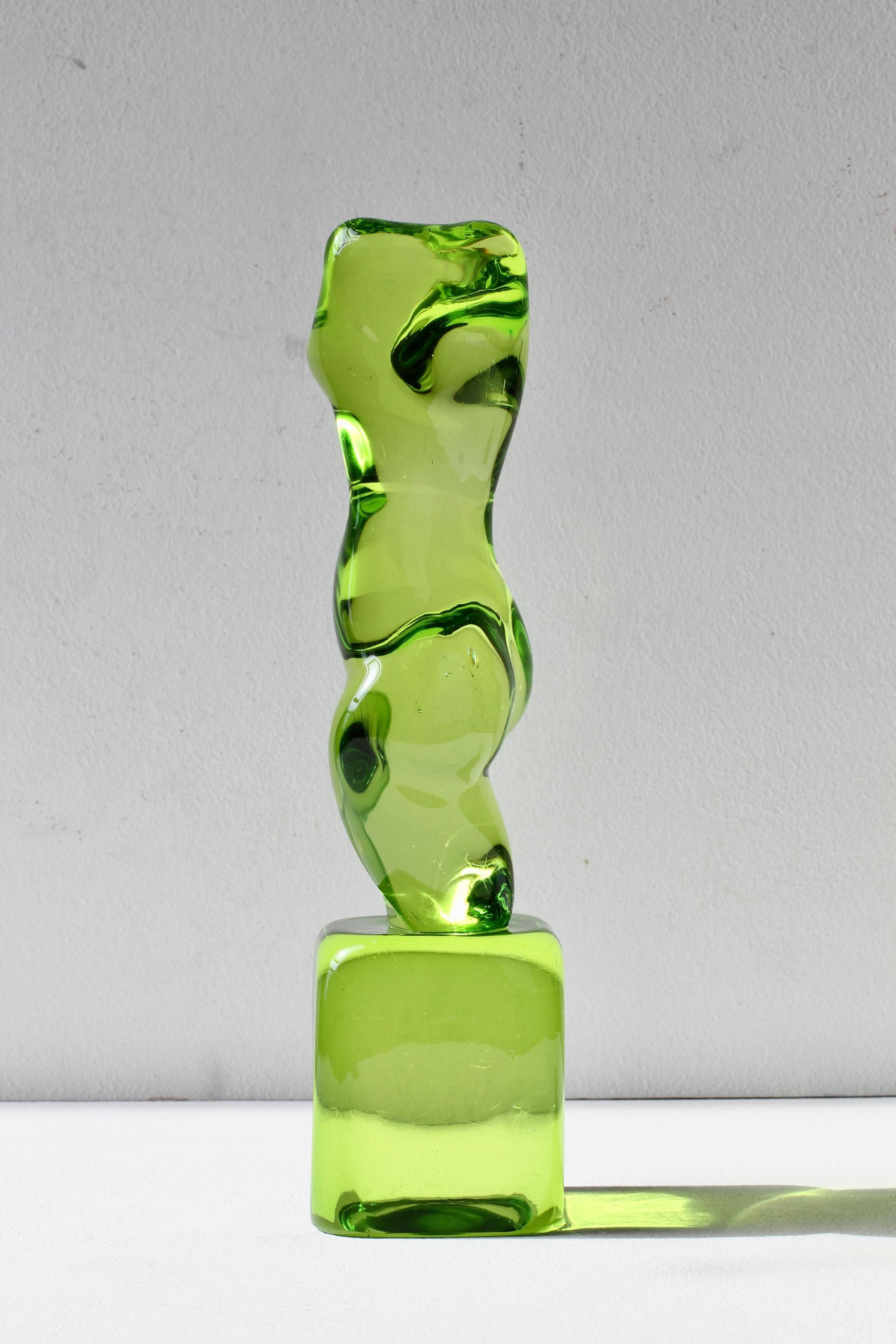Ermanno Nason para Cenedese Escultura femenina desnuda verde de cristal de Murano italiano en venta 1