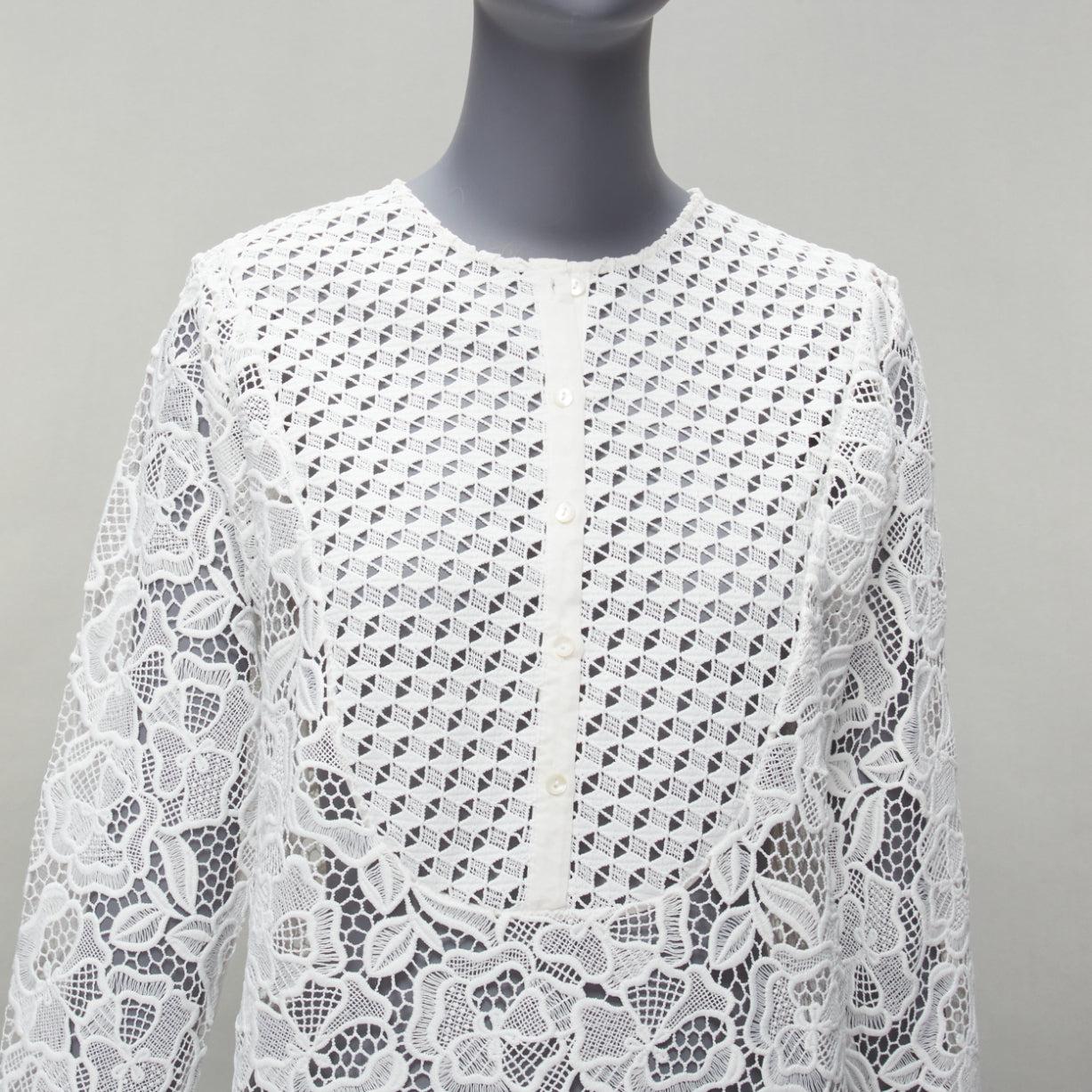 ERMANNO SCERVINO Beachwear white contrasting lace crew neck shirt dress IT40 S
Reference: SNKO/A00285
Brand: Ermanno Scervino
Collection: Beachwear
Material: Polyester
Color: White, Off White
Pattern: Lace
Closure: Button
Extra Details: Button stand
