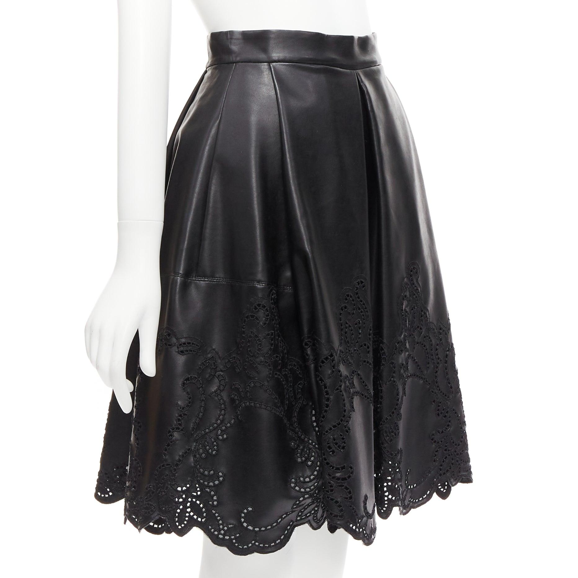 ERMANNO SCERVINO black faux leather lattice embroidery scalloped skirt IT38 XS In Excellent Condition For Sale In Hong Kong, NT