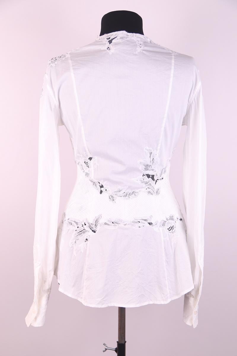 Ermanno Scervino cotton shirt with lace size 38

generally good condition, but there are holes in the lace part here and there, see photo 9
there is a mini yellow spot on the shoulder, see photo 10