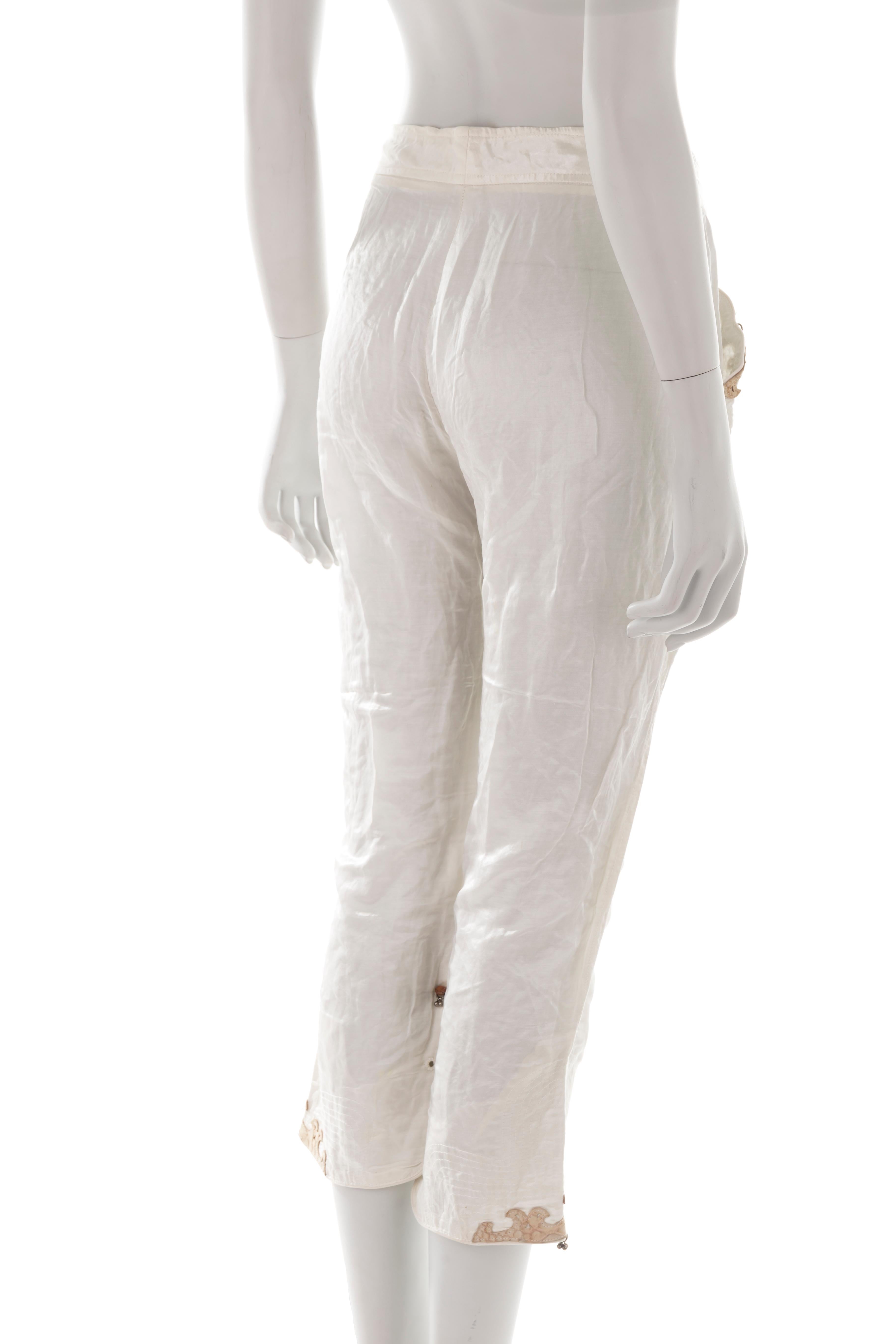 Gray Ermanno Scervino S/S 2005 ivory silk capri pants For Sale