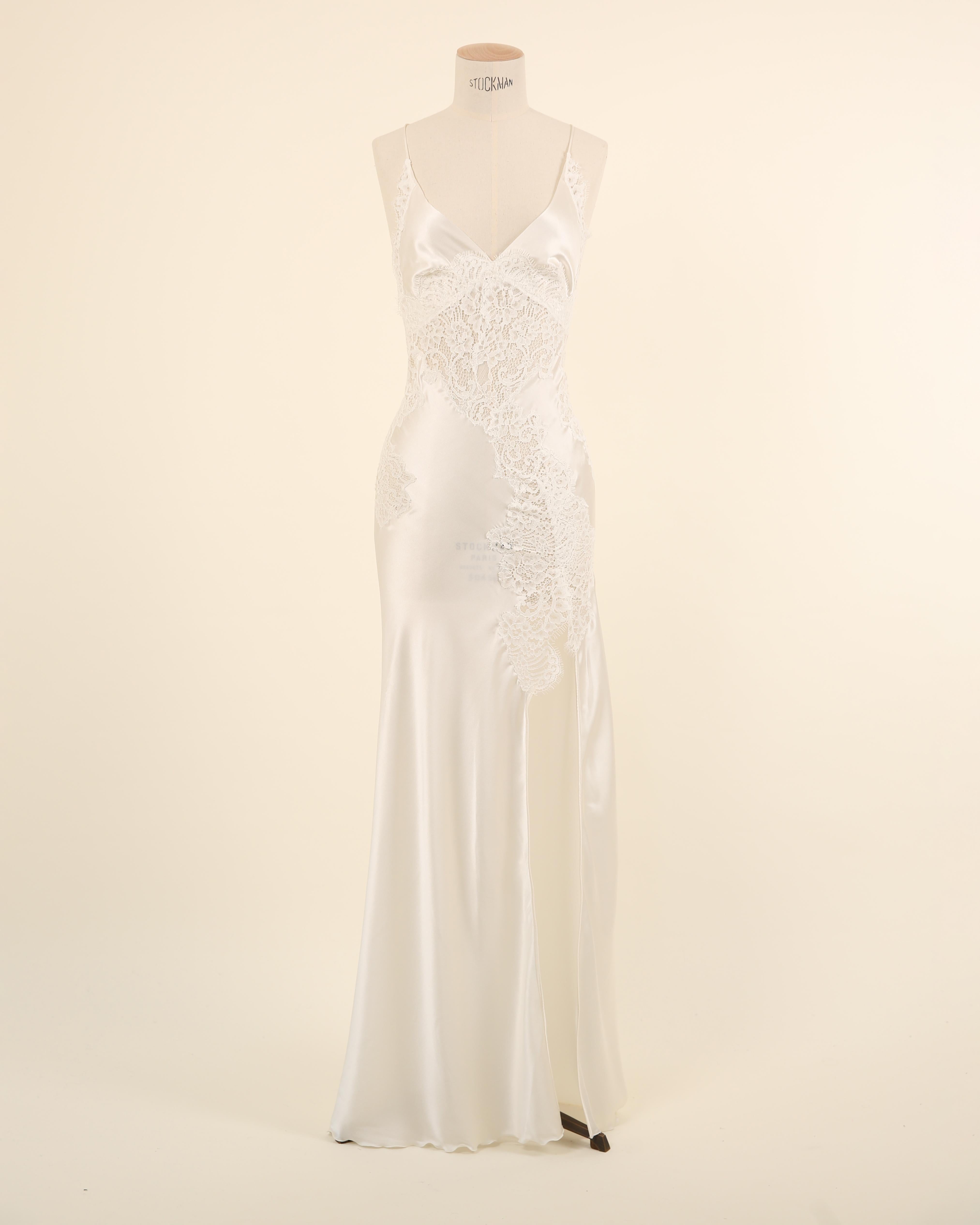 LOVE LALI VINTAGE

Ermanno Scervino Lingerie silk and lace night gown
I would say the gown is ivory, but it is very nearly white. It would make a beautiful night gown for a bride getting ready for her wedding
Silk with lace inserts
Low neckline and