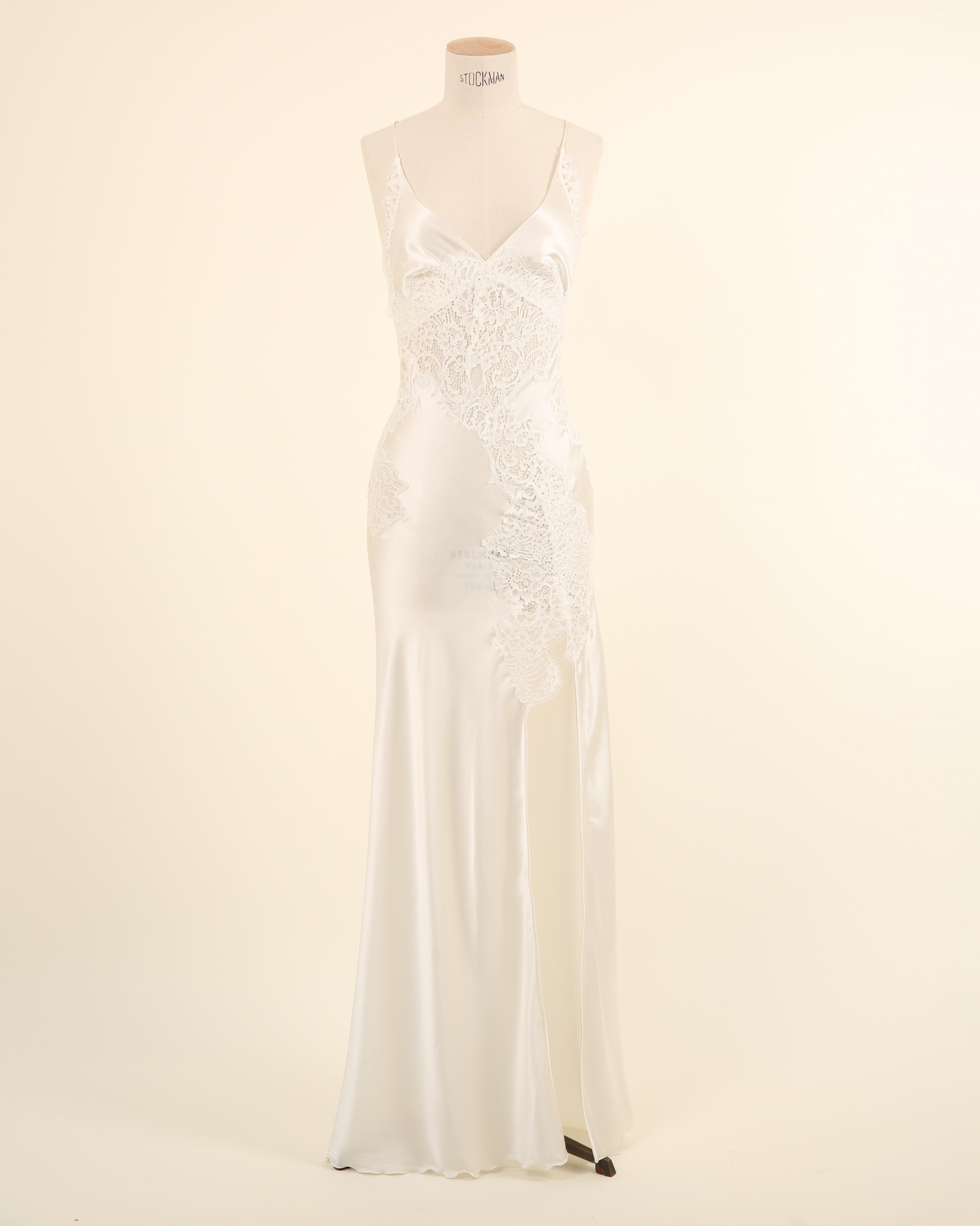 Ermanno Scervino ivory white silk lace plunging slit night gown backless dress In New Condition For Sale In Paris, FR