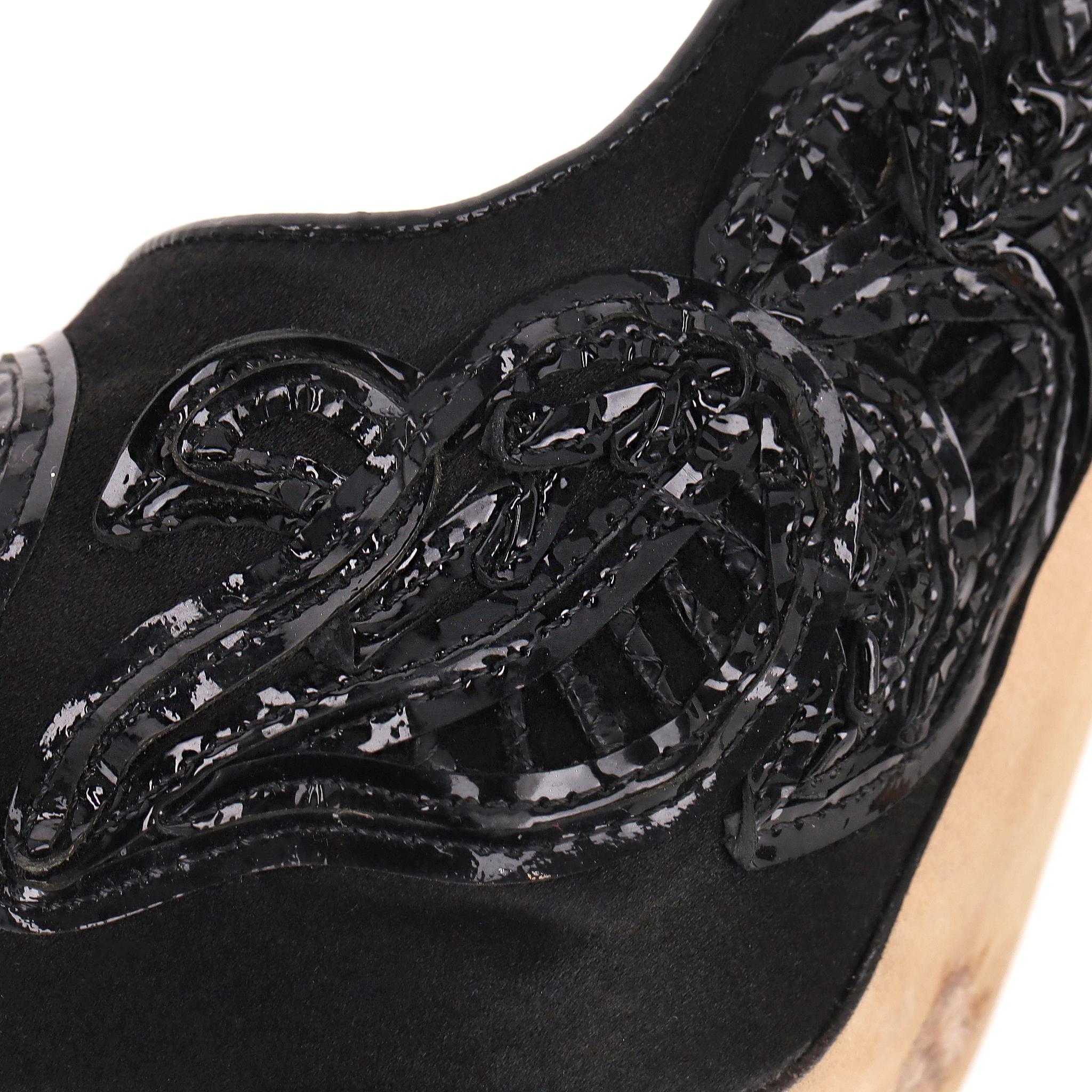 Ermanno Scervino Peep Toe Satin Heels mit Stickerei aus Lackleder im Angebot 3