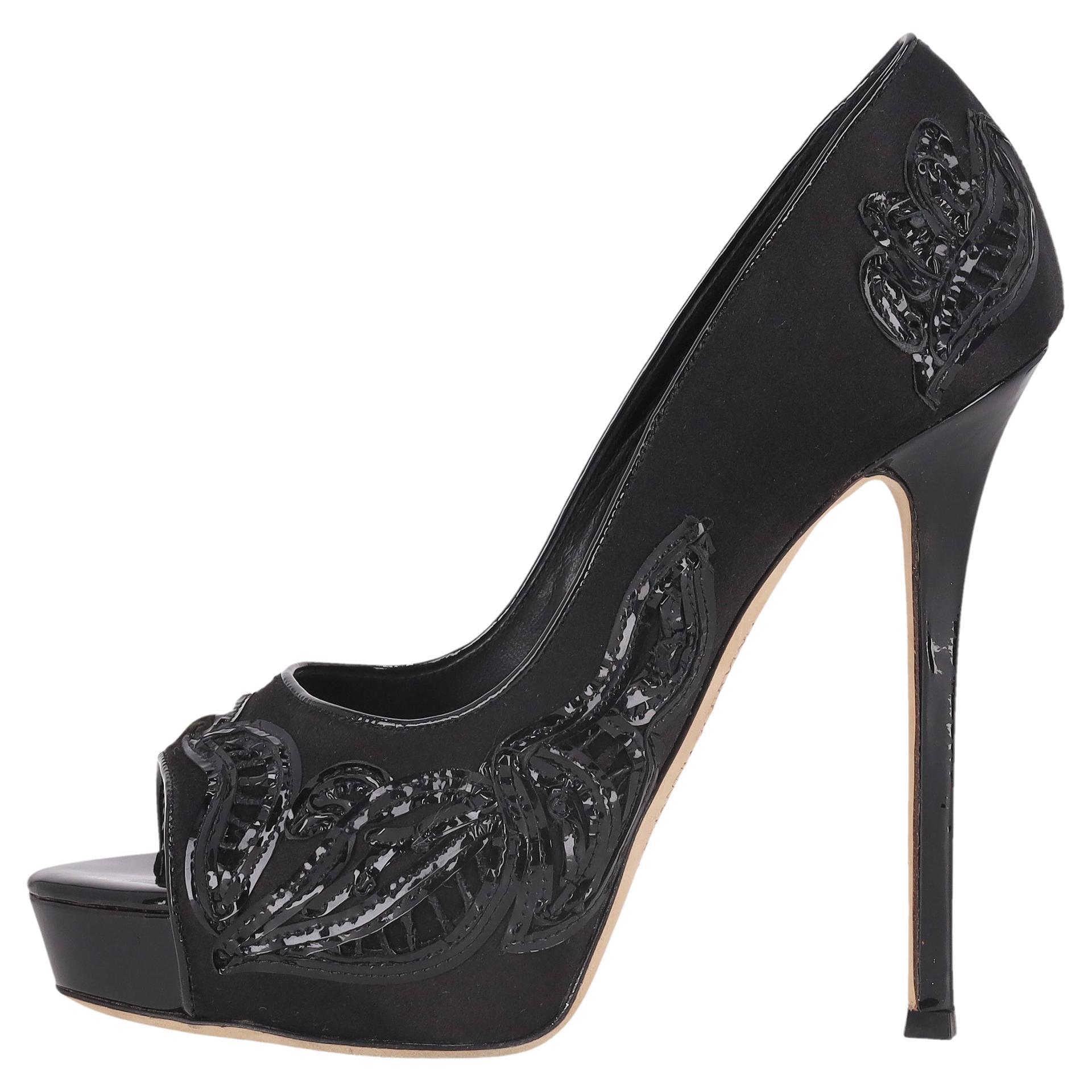 Ermanno Scervino Peep Toe Satin Heels mit Stickerei aus Lackleder im Angebot