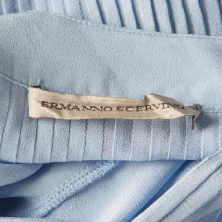 Langärmlige Tunika von Ermanno Scervino aus pulverblauer Seide mit Pintuck-Details M im Zustand „Gut“ im Angebot in Dubai, Al Qouz 2