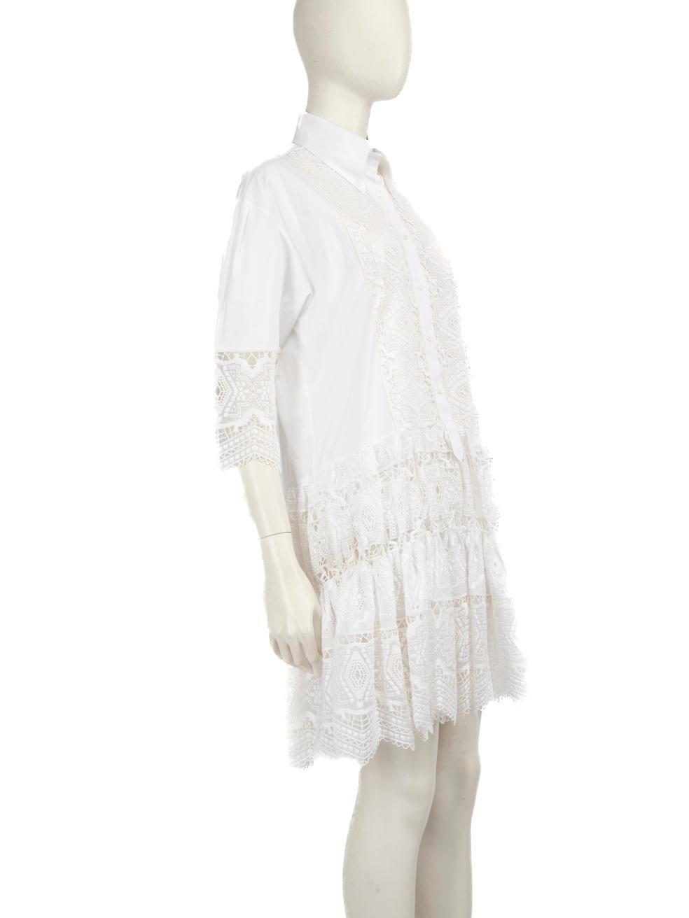 CONDIZIONE: molto buona. L'usura dell'abito è minima, l'etichetta del marchio è scolorita e ci sono am designs sul colletto di questo articolo usato di Ermanno Scervino.



Dettagli


Bianco

Cotone

Abito a camicia

Lunghezza mini

Dettaglio