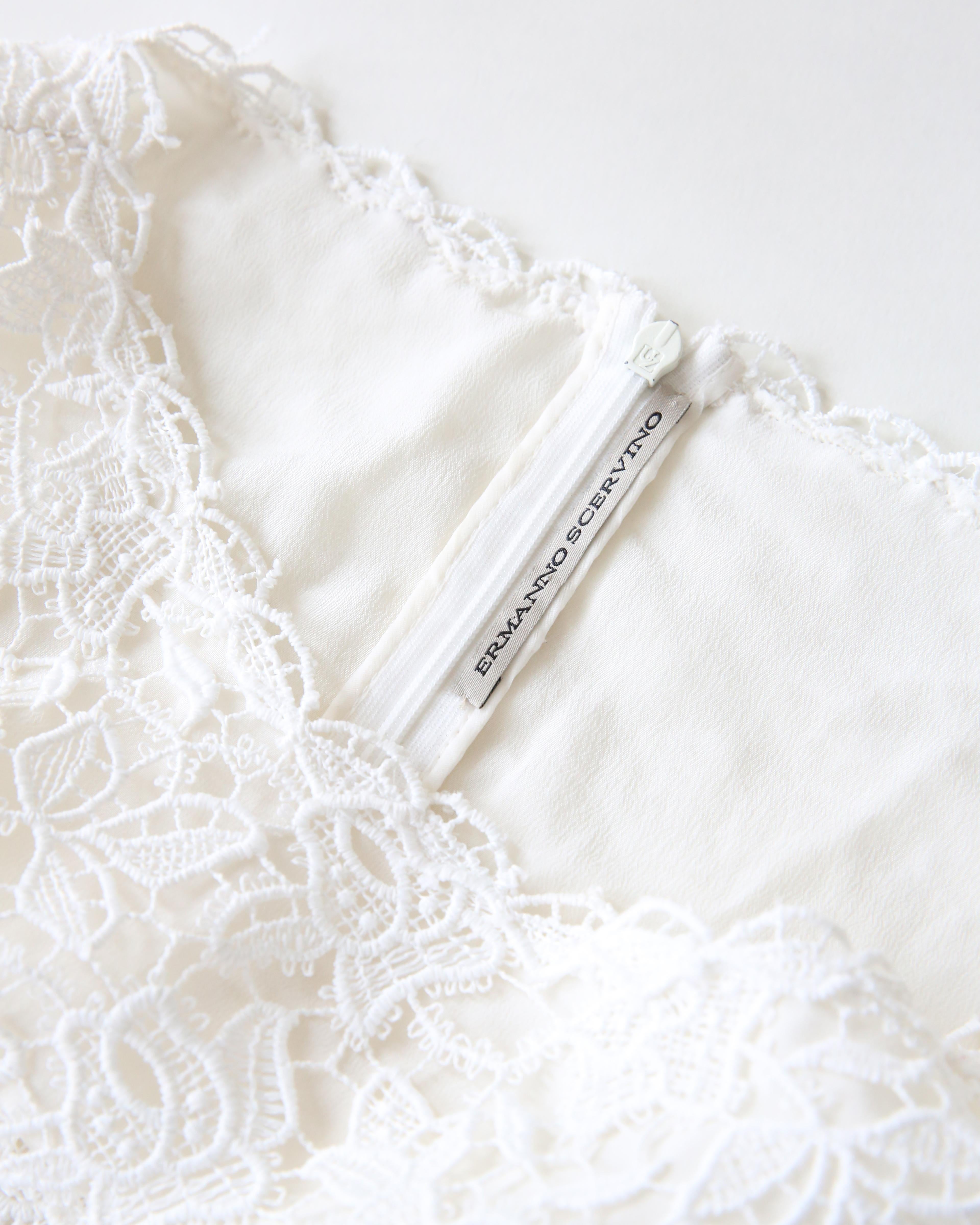 Ermanno Scervino Weißes Häkelspitzen-Babydoll Mini-Hochzeitskleid im Angebot 8