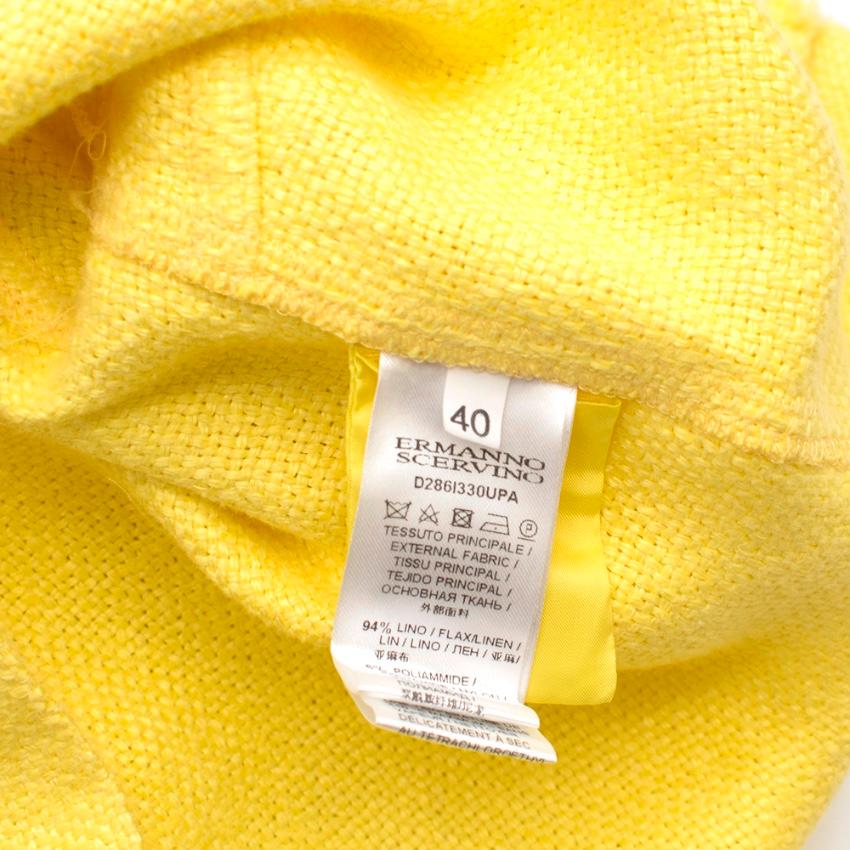 Ermanno Scervino Yellow Brooch Embellished Cropped Linen Jacket - Size US 4 In New Condition For Sale In London, GB
