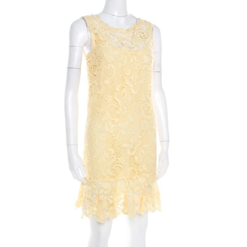 Ditch those generic trends and go for a glam, statement-making style with this Ermanno Scervino dress. This yellow piece is the best way to step aside from the crowd. Dainty and classy, you can never go wrong in this trendy dress, tailored from