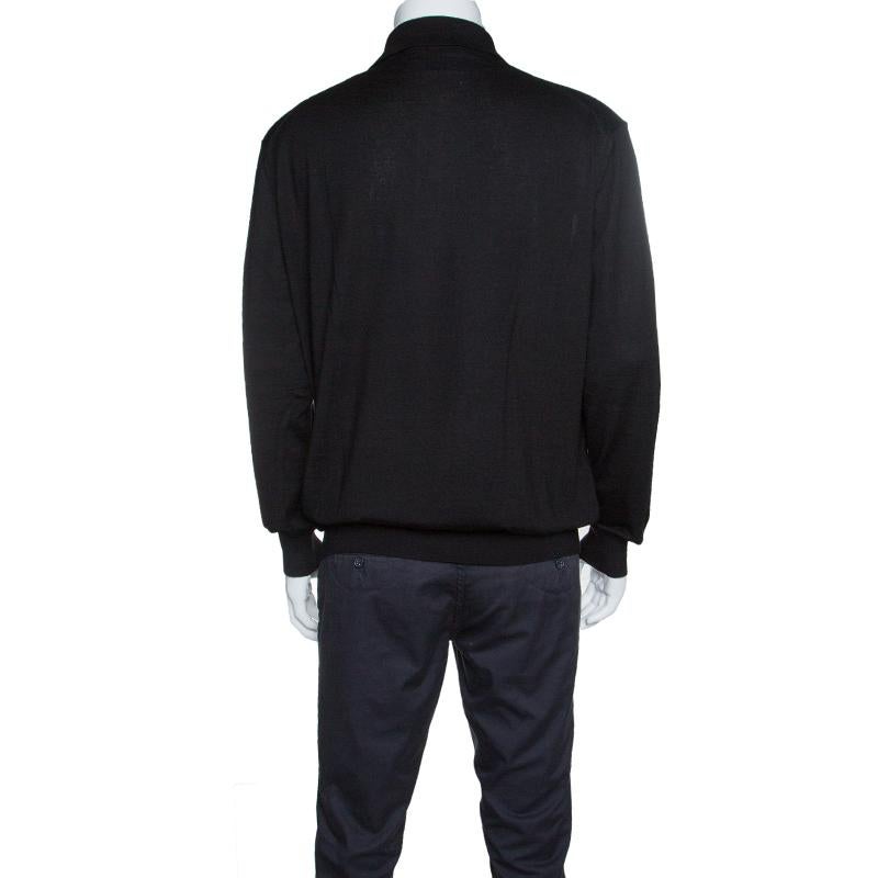 The classic black hue and the relaxed silhouette combine to make this Cashseta Light sweater from Ermenegildo Zegna a loved style that can be flaunted with a lot of variety. It is crafted with a blend of cashmere and silk which ensures you