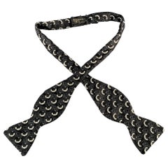 Ermenegildo Zegna - papillon in seta ricamato in nero e argento