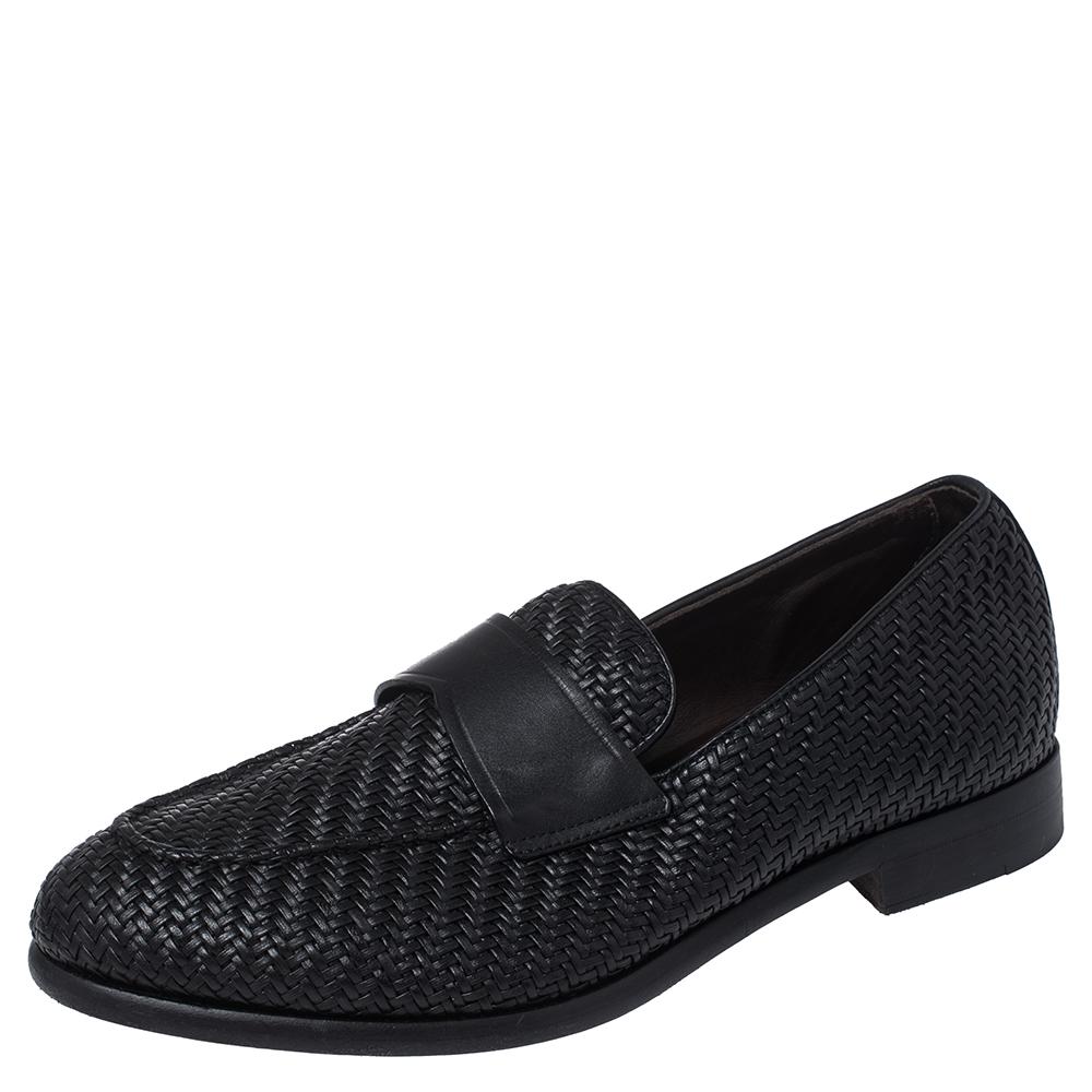 These loafers from Ermenegildo Zegna are not only high on appeal but also very skillfully made. They have been woven from quality leather in Italy and designed with beauty using neat stitching and penny keeper straps on the uppers. The loafers have