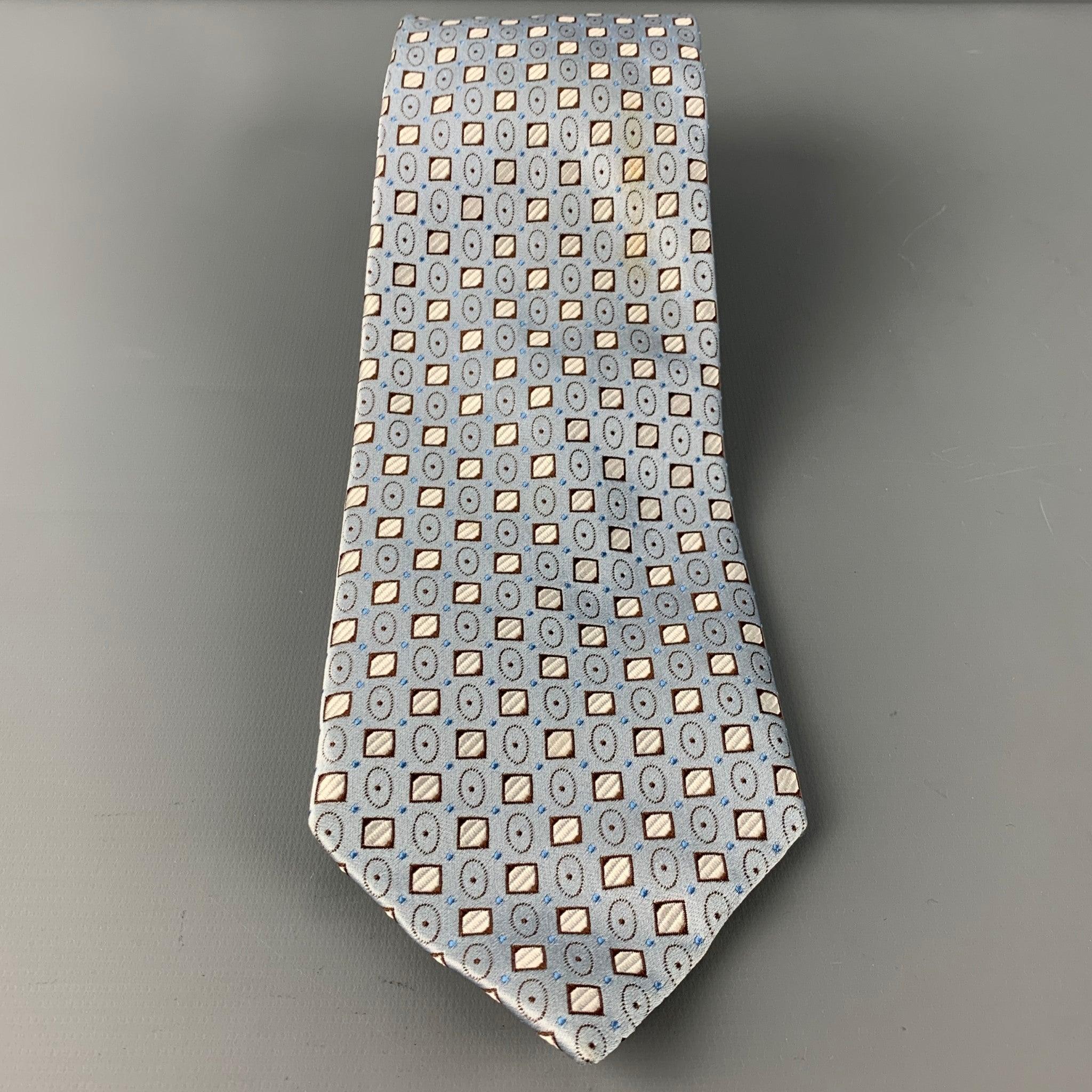 ERMENEGILDO ZEGNA Krawatte aus blauem Seidenstoff mit einem braunen und blauen Punktemuster. Made in Italy. sehr guter gebrauchter Zustand. 

Abmessungen: 
  Breite: 3,5 Zoll Länge: 60 Zoll 
  
  
 
Sui Generis-Referenz: 126564
Kategorie: