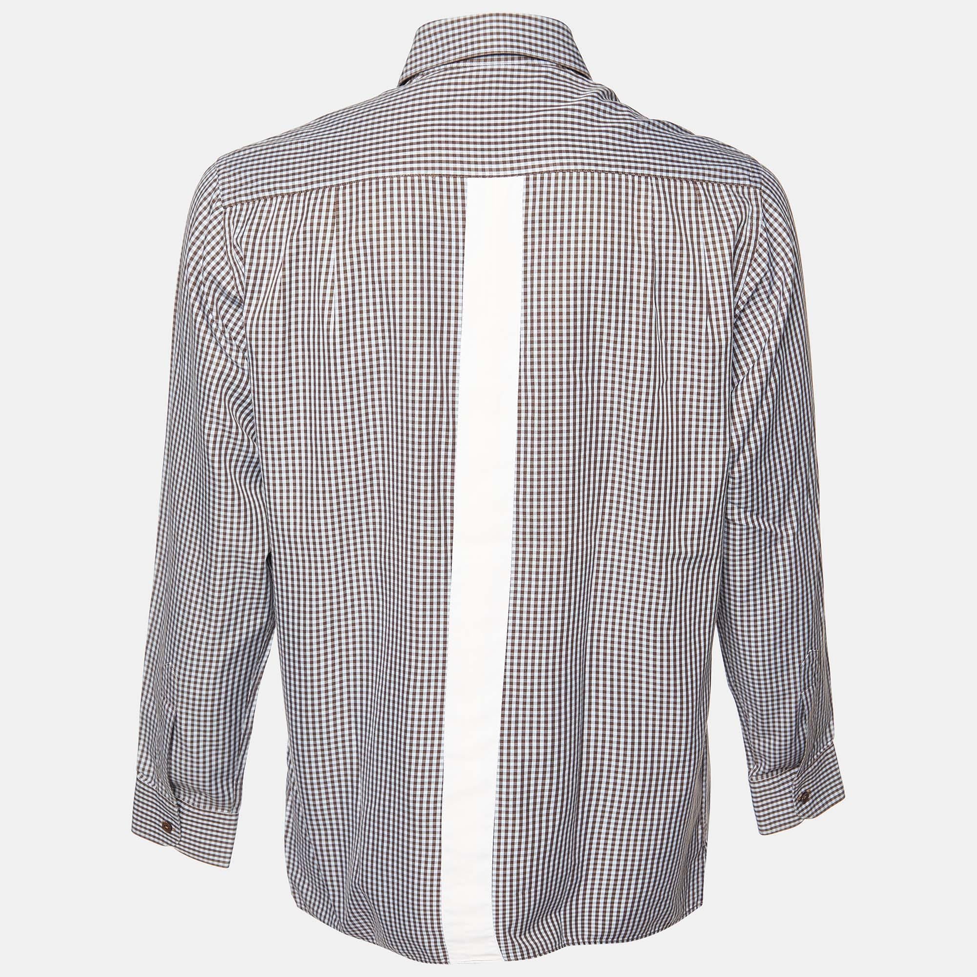 Shirts are an indispensable part of a wardrobe so this brand brings you a creation that is both versatile and stylish. It has been tailored from quality material in a versatile shade. The shirt is detailed with signature elements and a comfortable