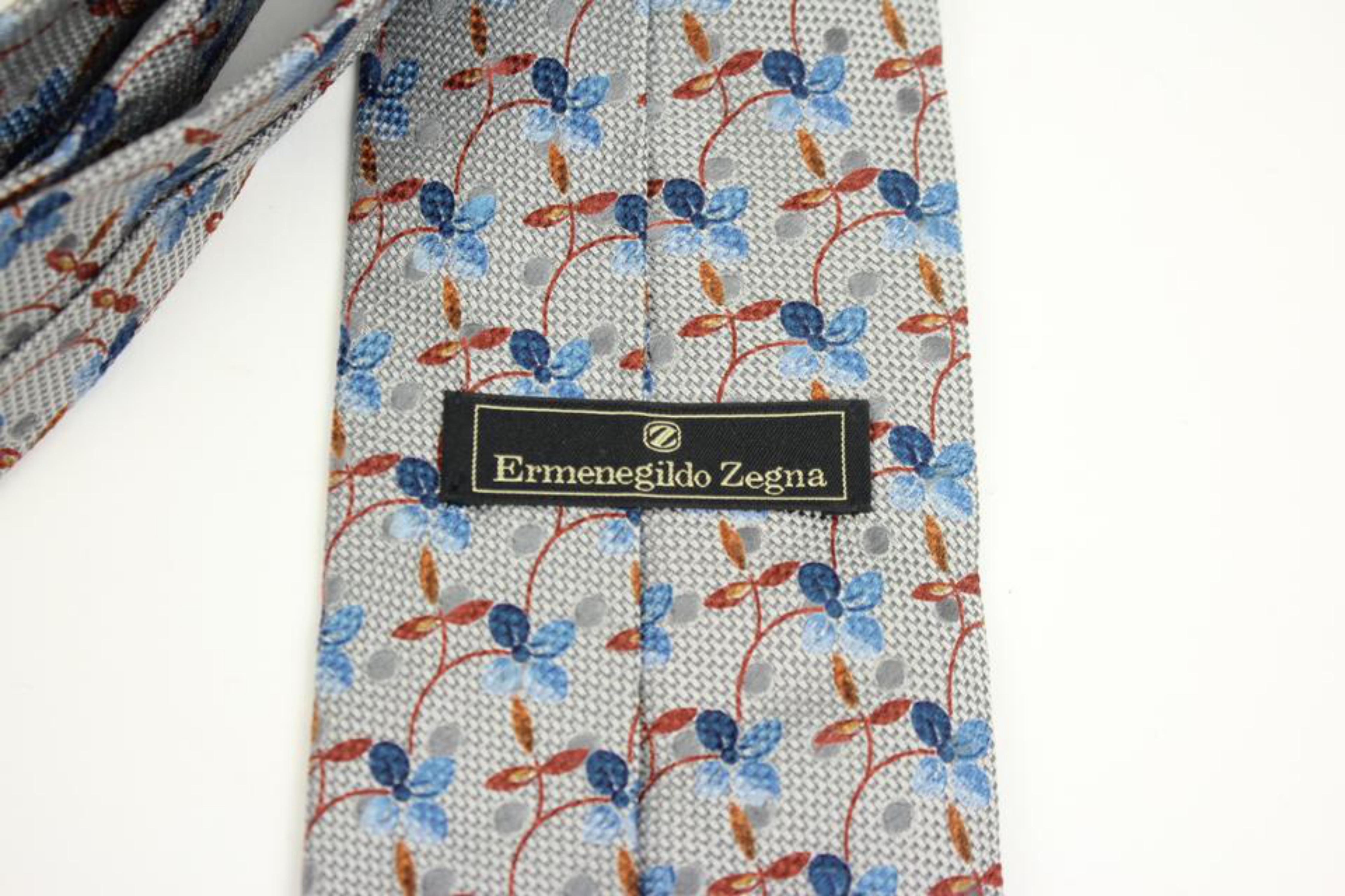 Ermenegildo Zegna Blue Red Floral Flower Tie Eztty27 In Fair Condition For Sale In Forest Hills, NY