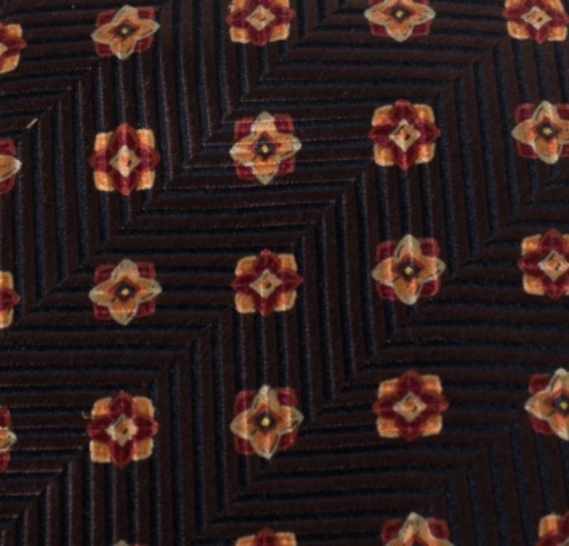 Ermenegildo Zegna Brown Floral Patterned Silk  Tie In Good Condition For Sale In Dubai, Al Qouz 2
