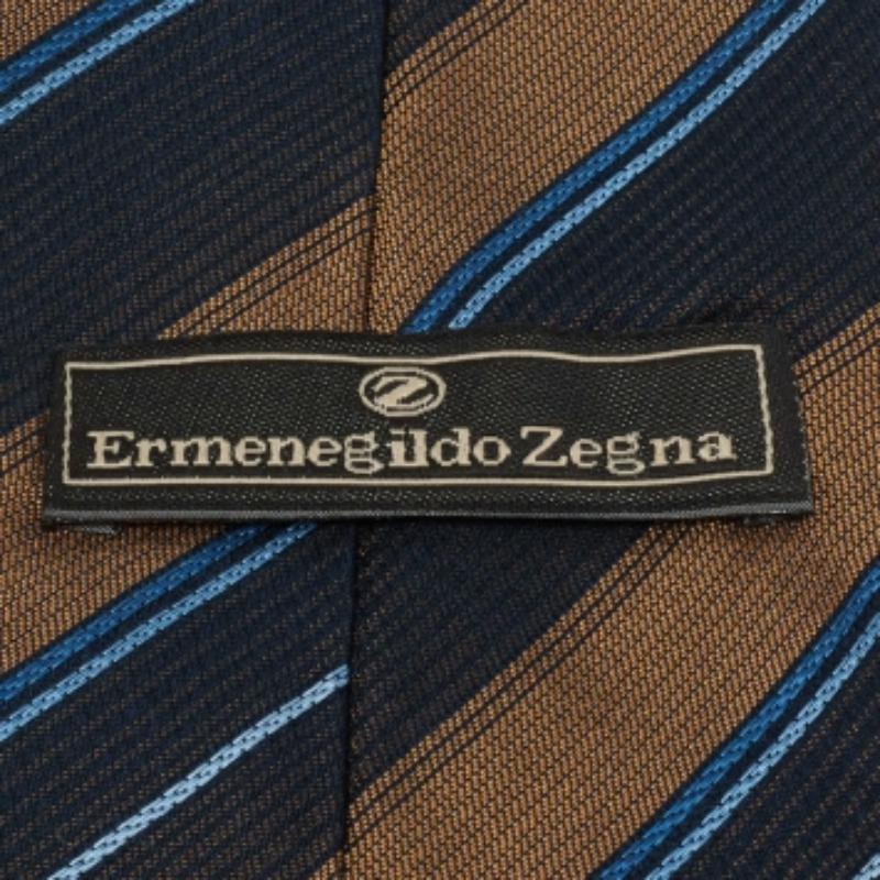 Noir Ermenegildo Zegna Cravate en soie rayée en diagonale, marron et bleu marine en vente