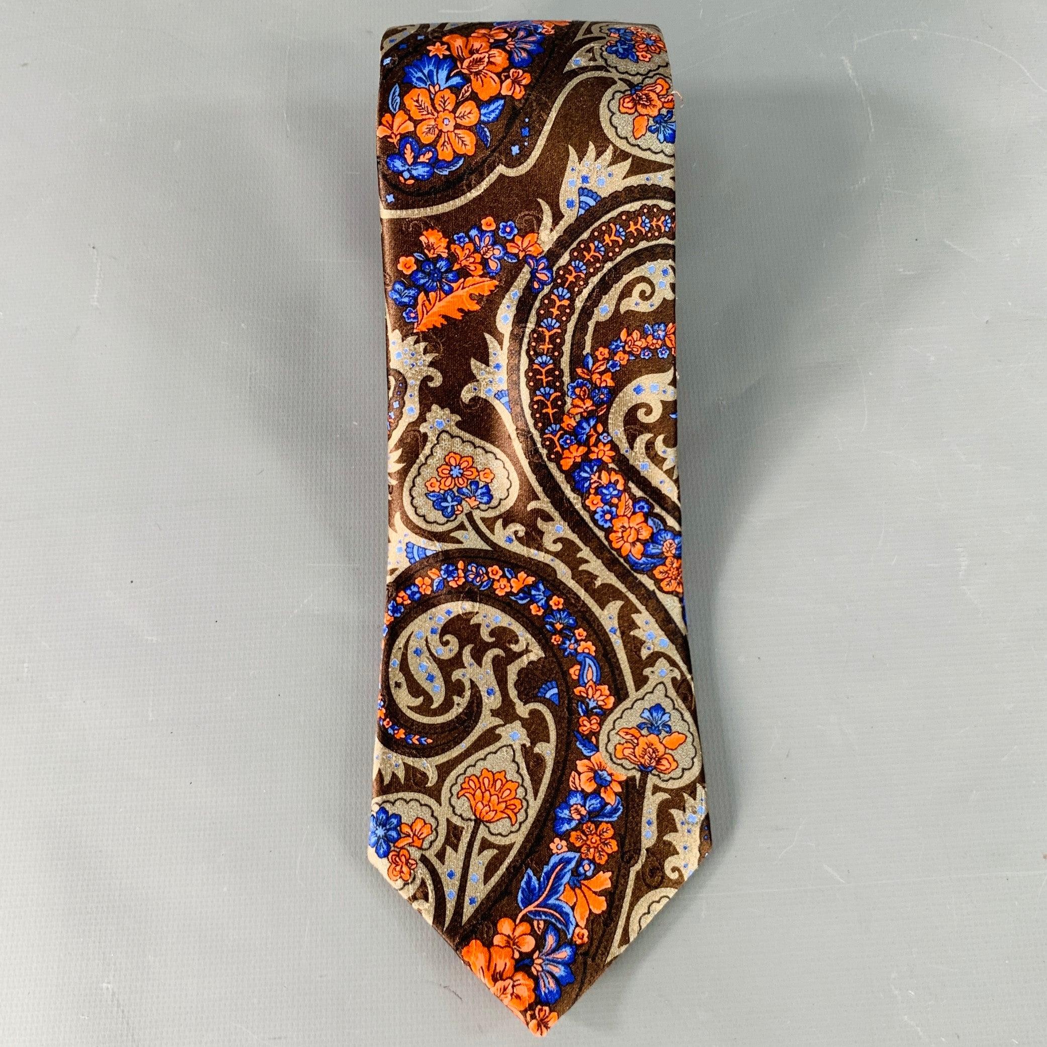 Noir Ermenegildo Zegna Cravate en satin de soie marron Orange Floral Paisley en vente