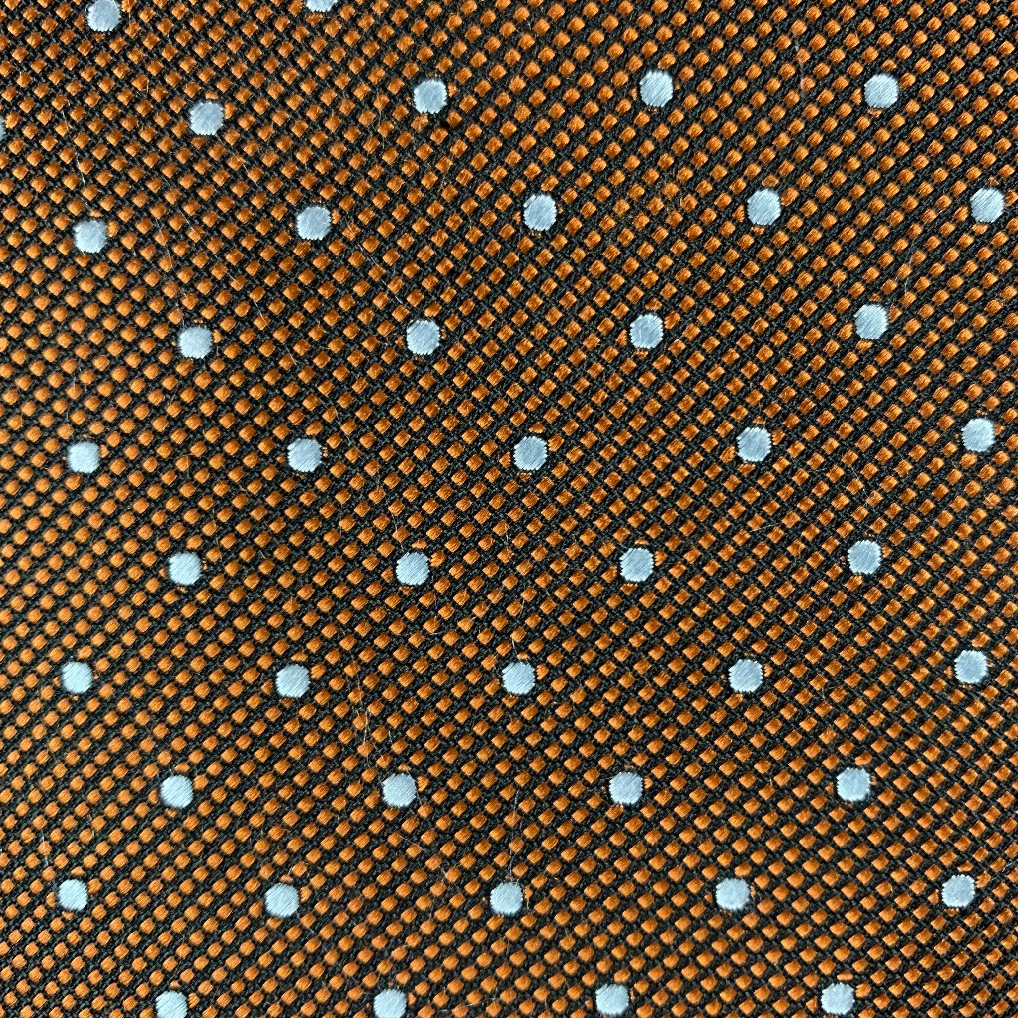ERMENEGILDO ZEGNA classic tie comes in 100% silk, featuring brown with white polka dots. Made in Italy.Very Good Pre-Owned Condition. 

Measurements: 
  Width: 3 inches Length: 58 inches 




  
  
 
Reference: 125902
Category: Tie
More Details
   